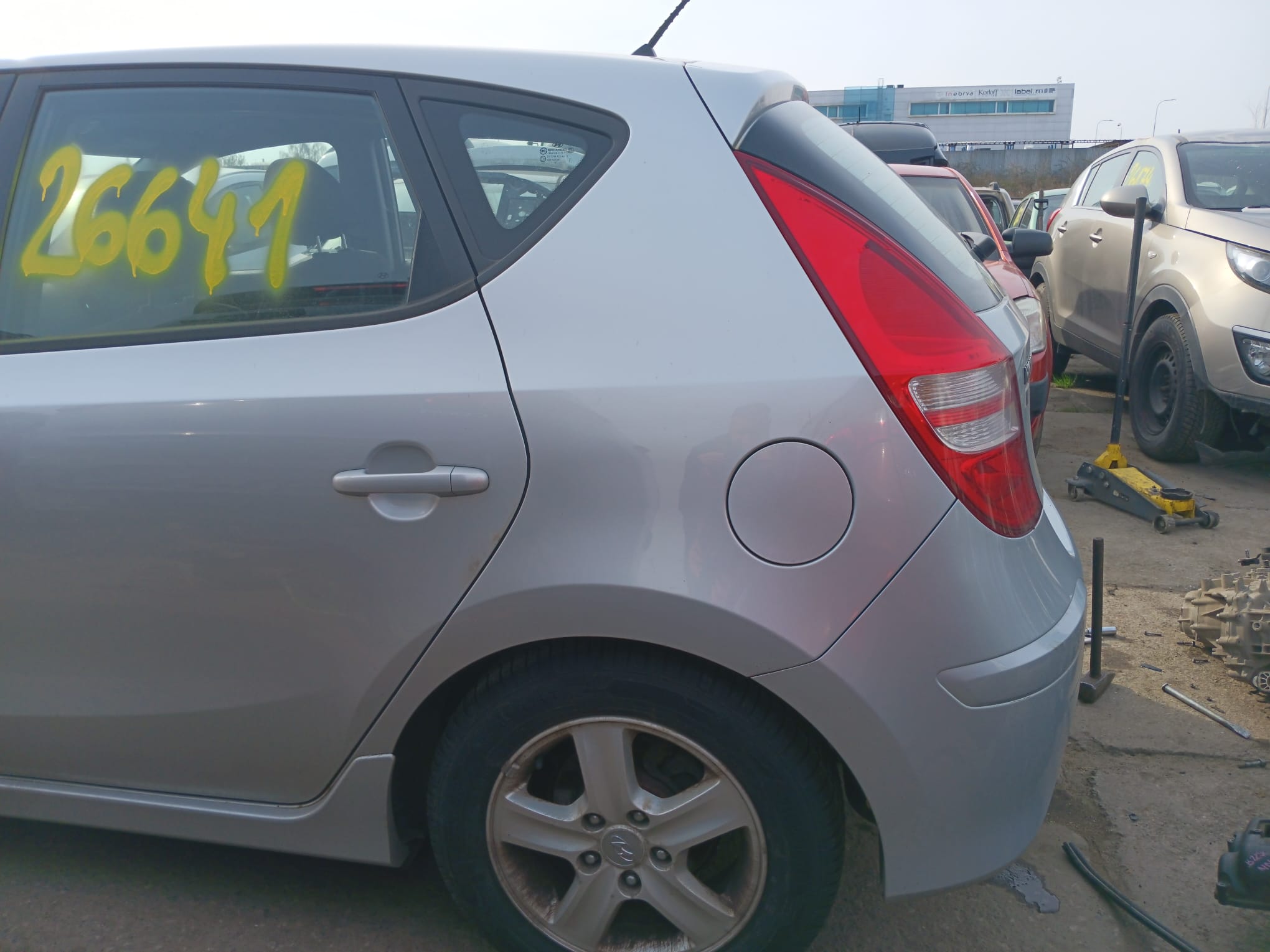 rear_left_fender