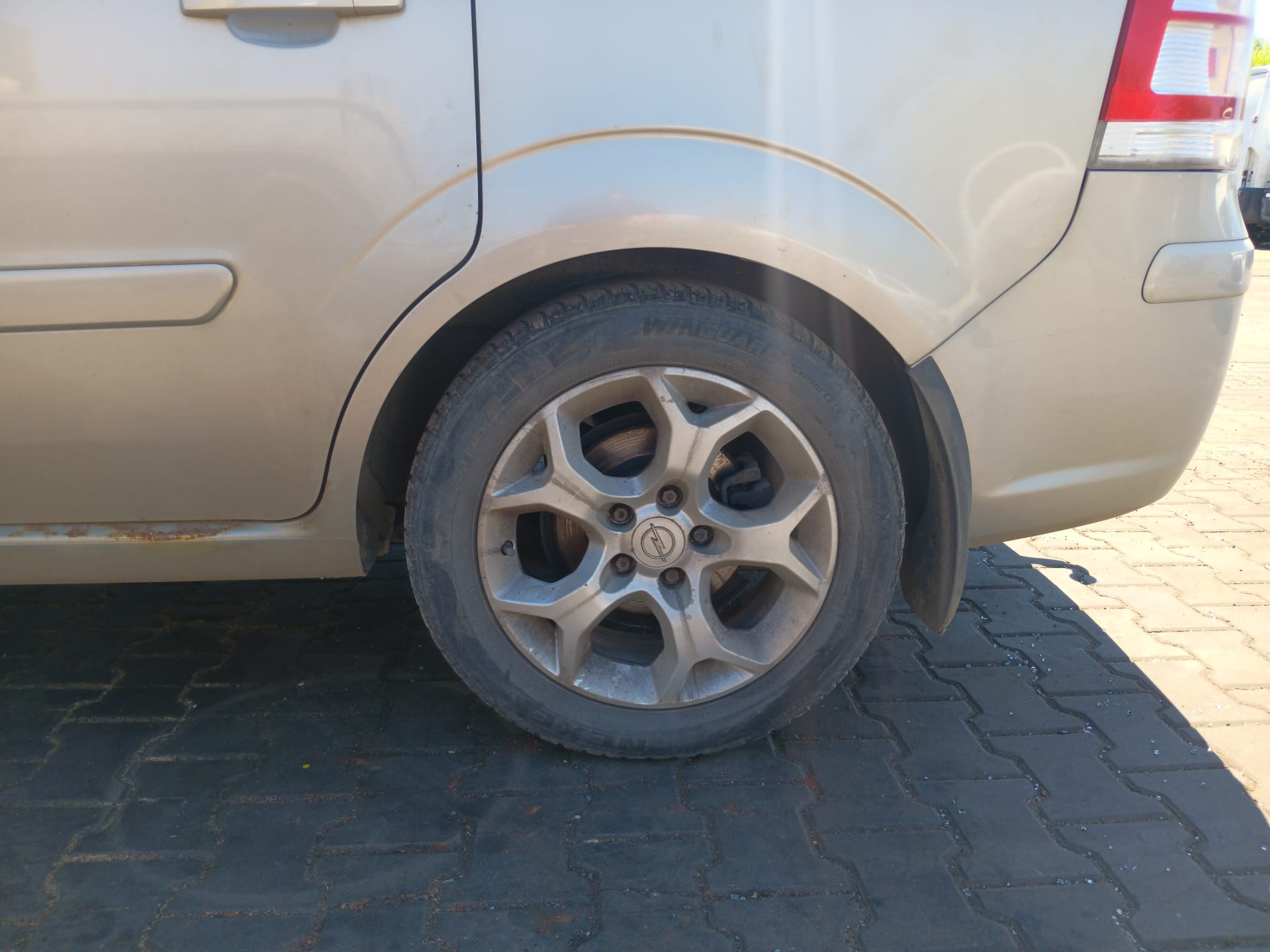 rear_left_wheel