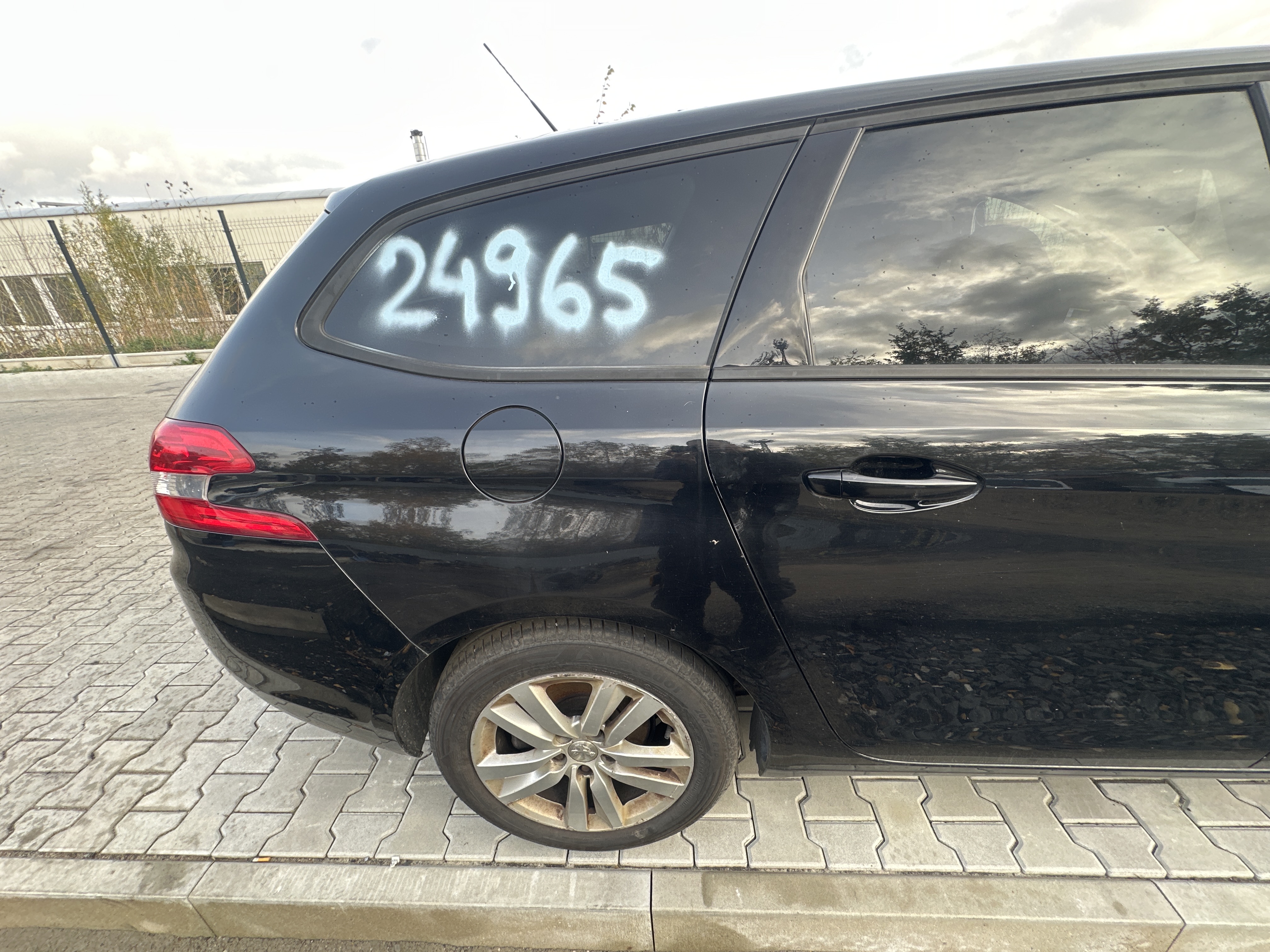 rear_right_fender
