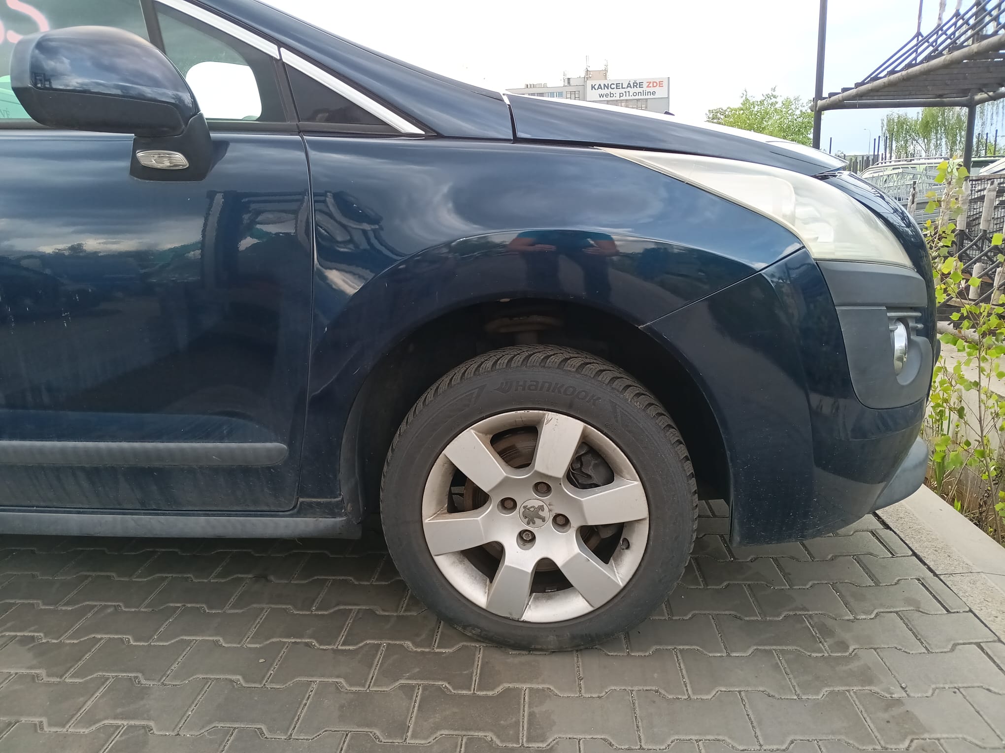 front_right_fender
