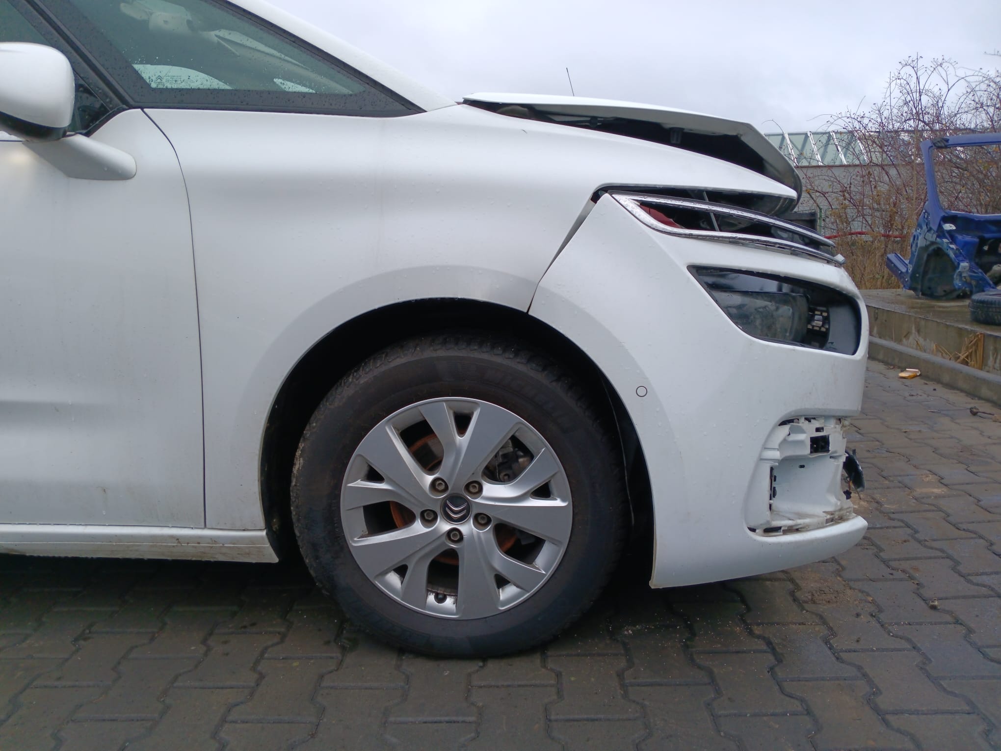 front_right_fender