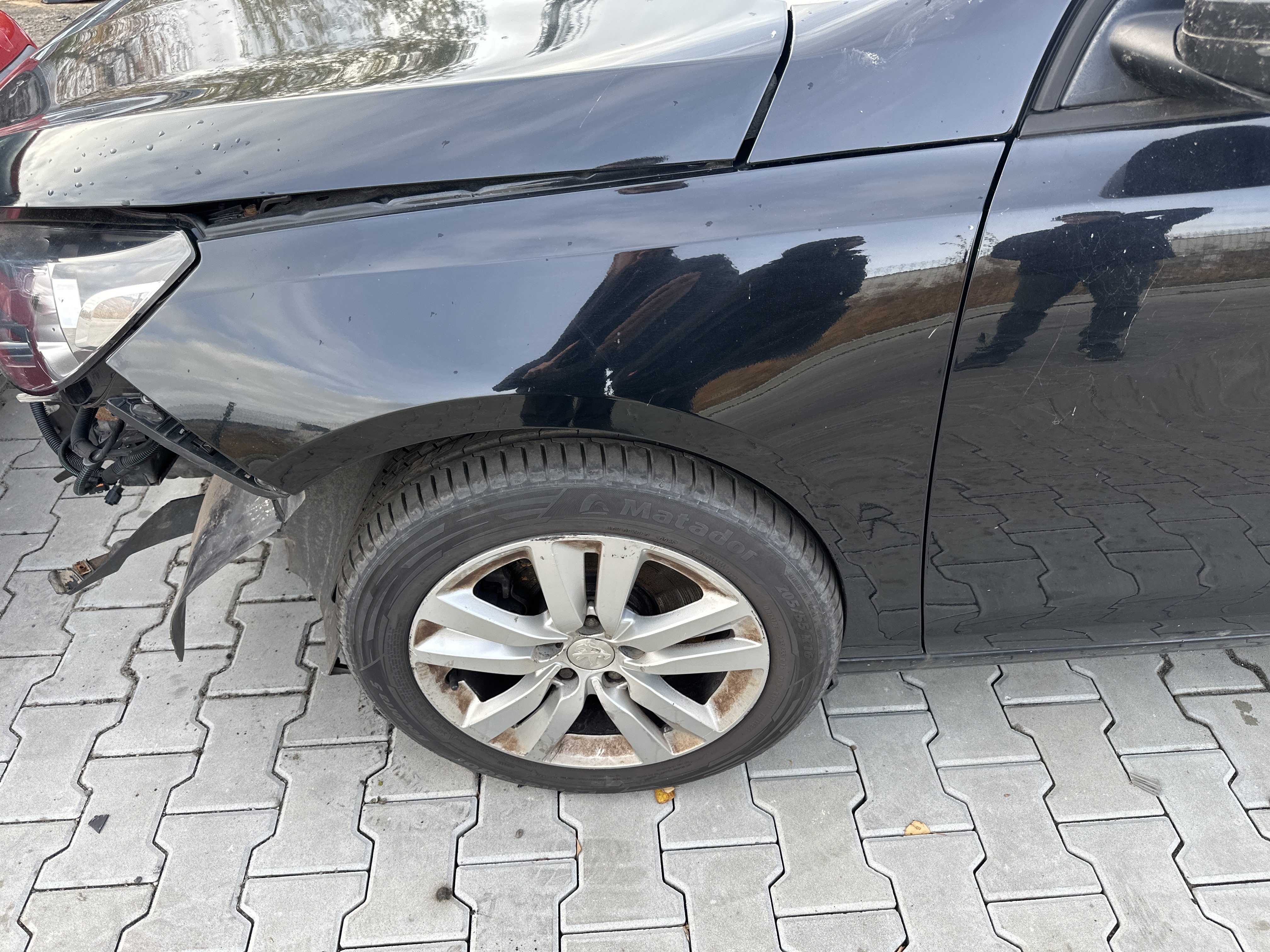 front_left_fender