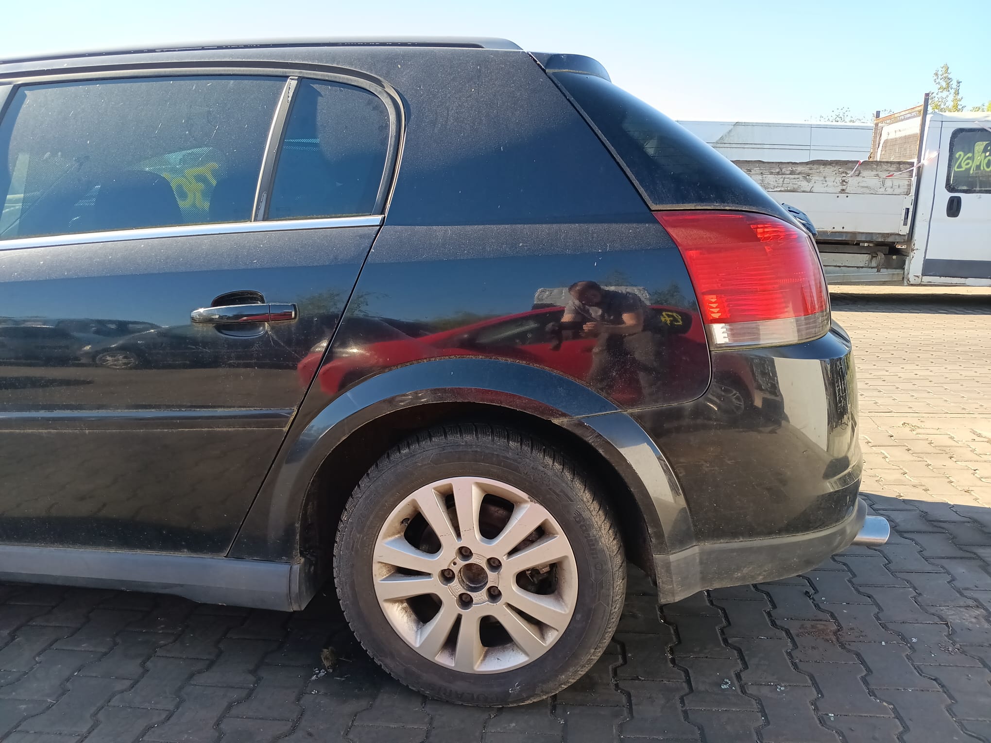 rear_left_fender