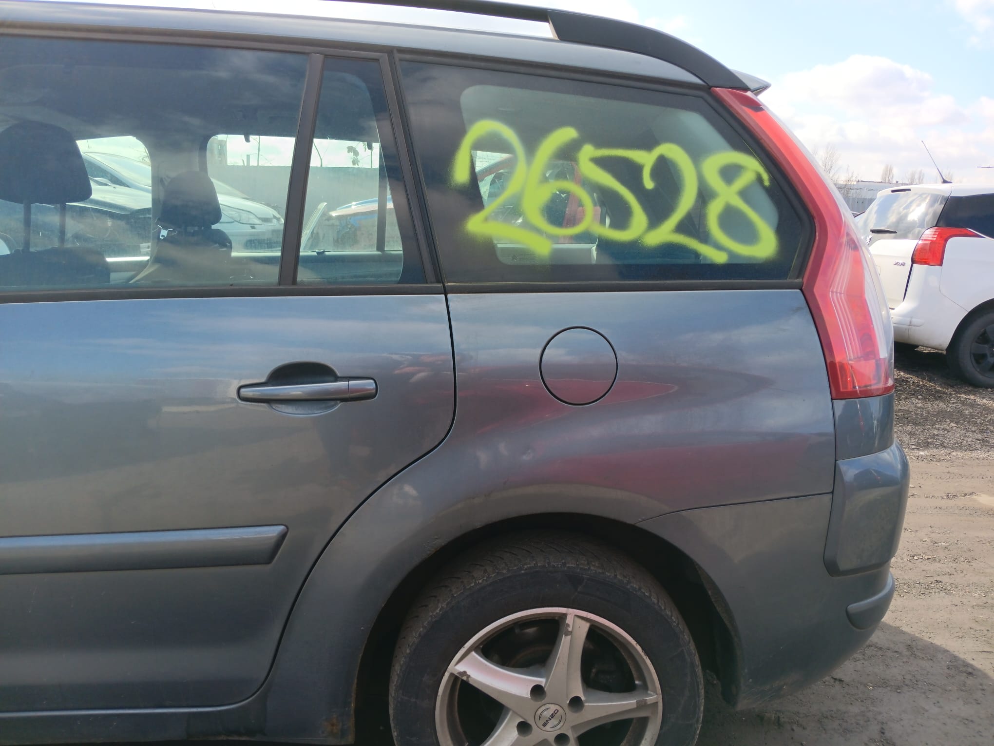 rear_left_fender