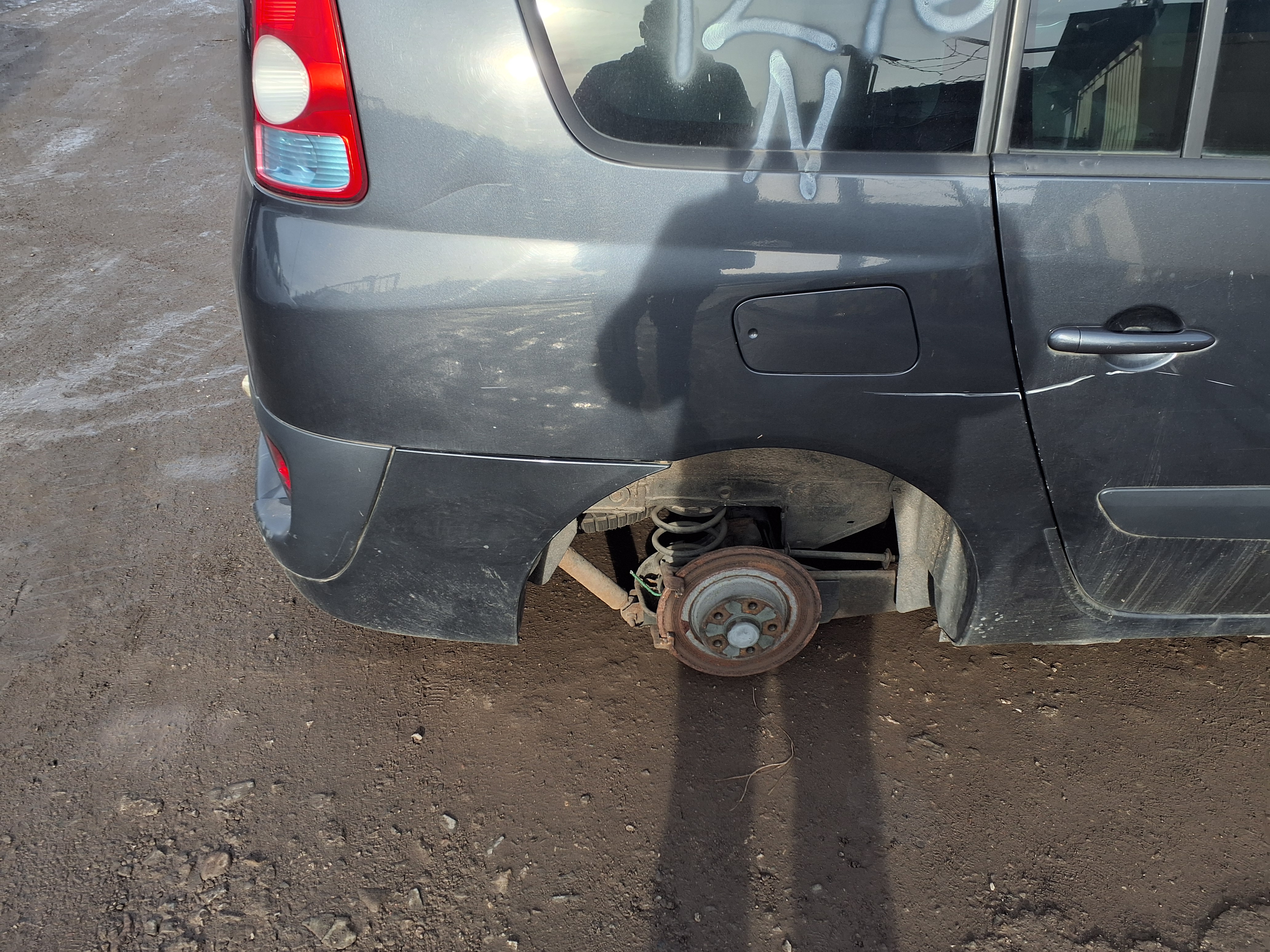 rear_right_fender
