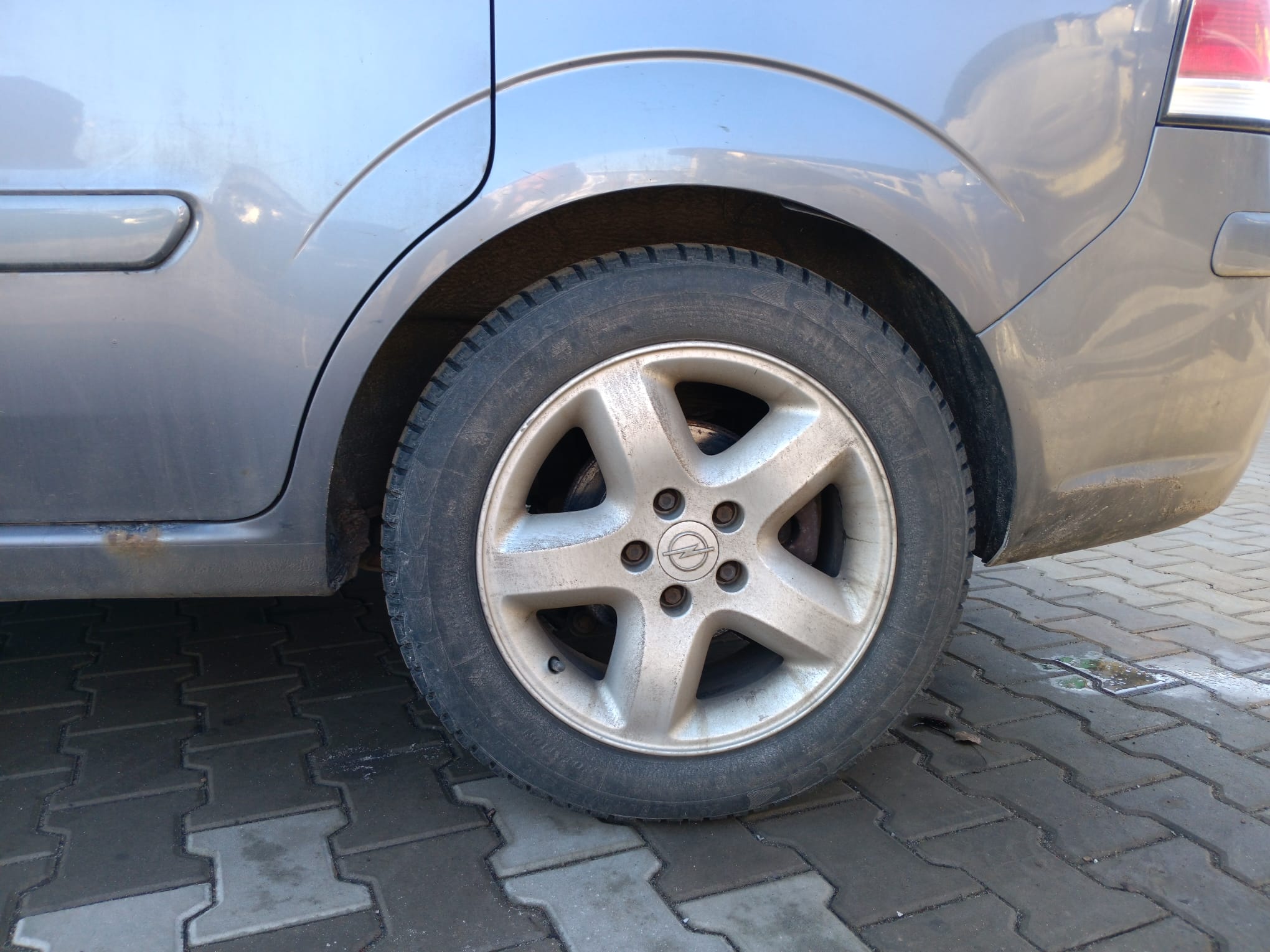 rear_left_wheel