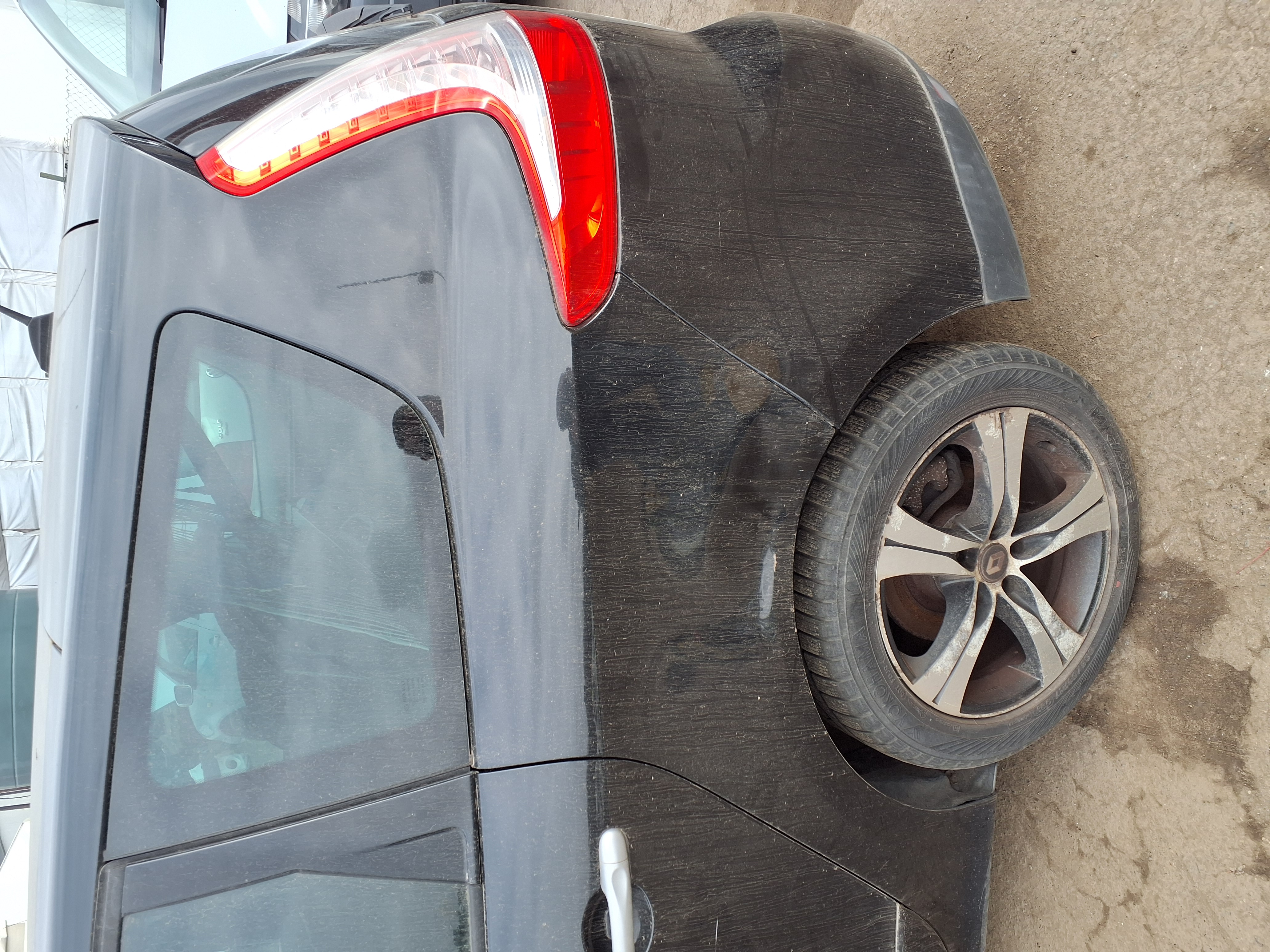rear_left_fender