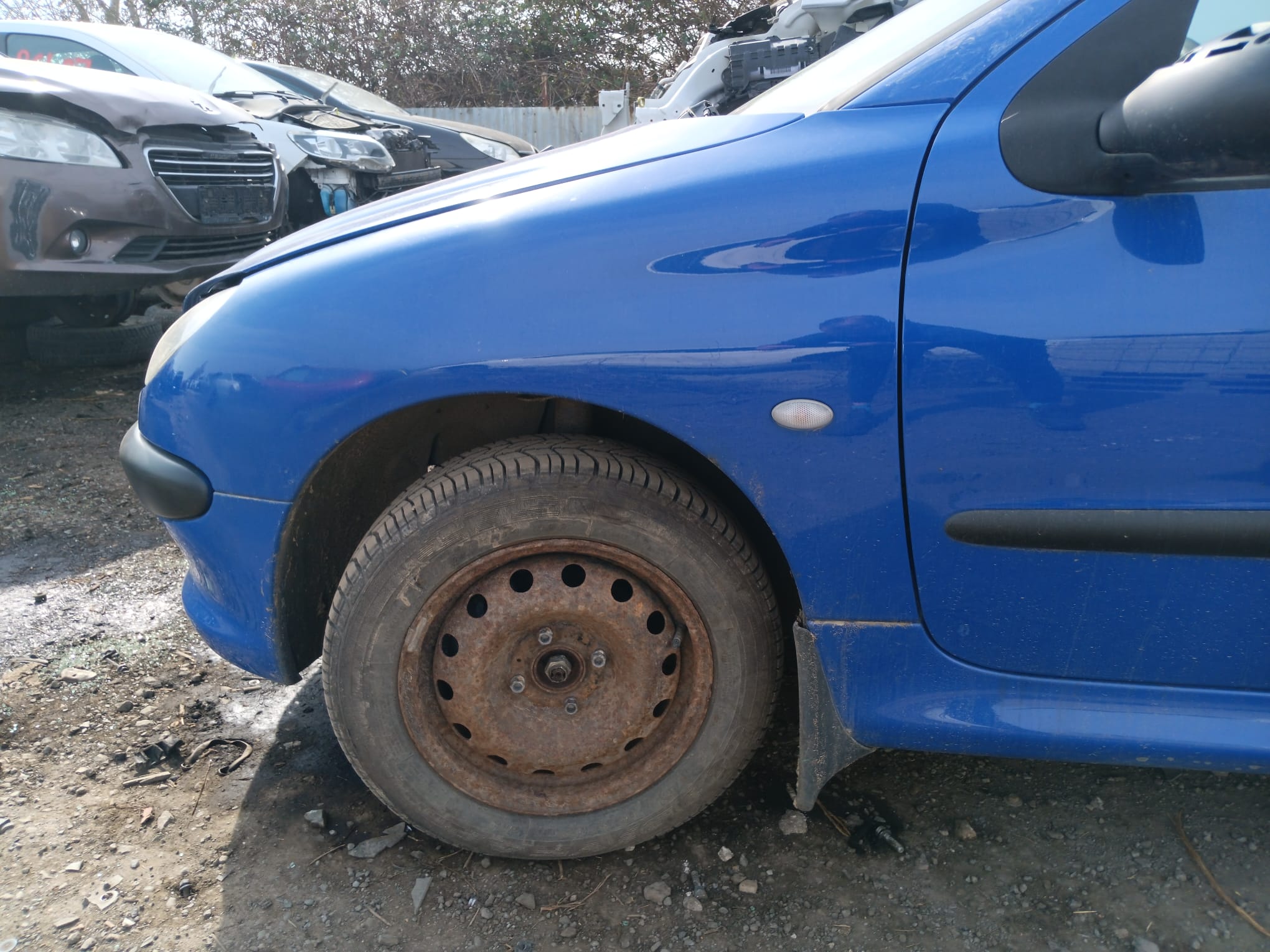 front_left_fender