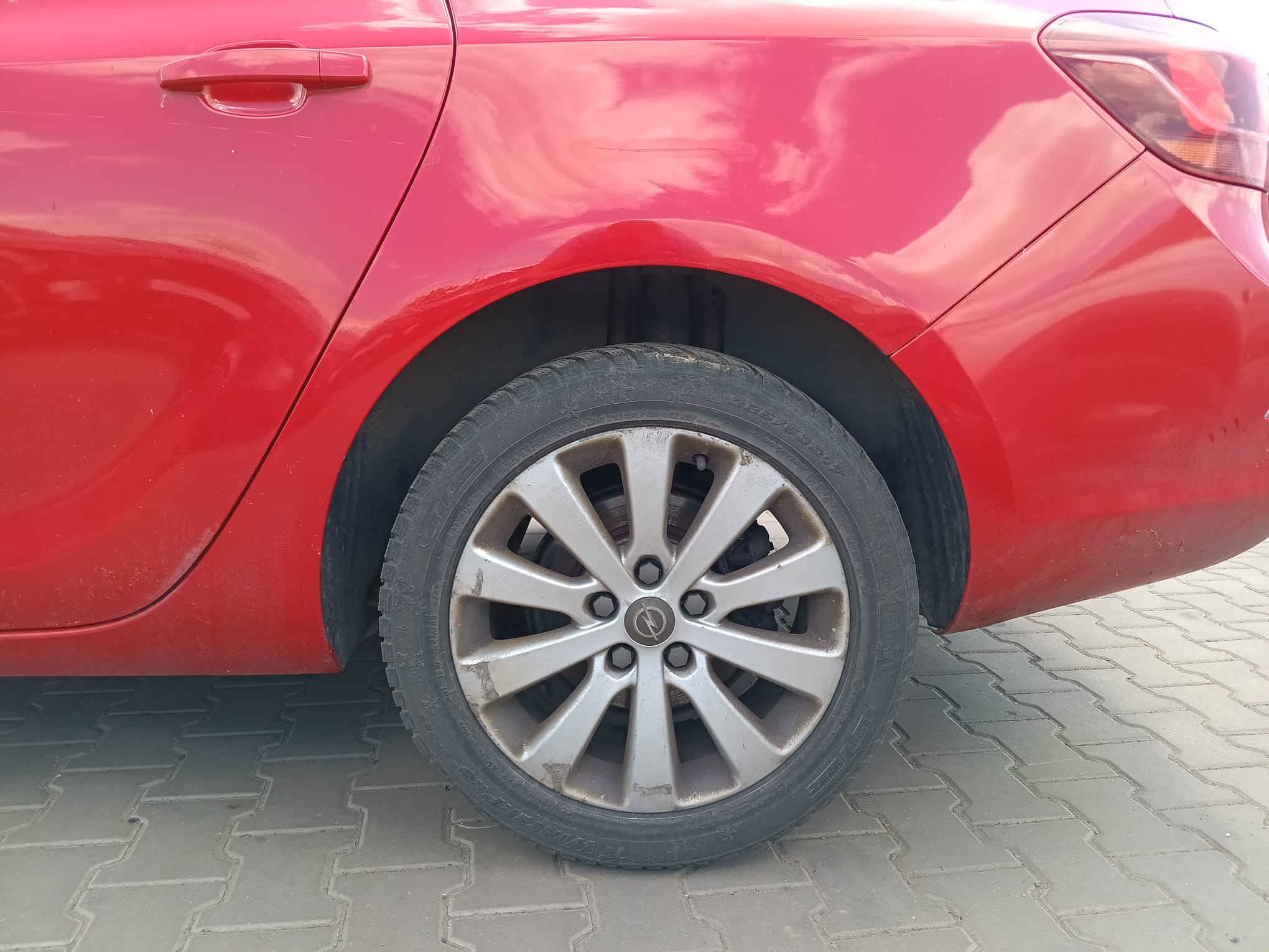 rear_left_wheel