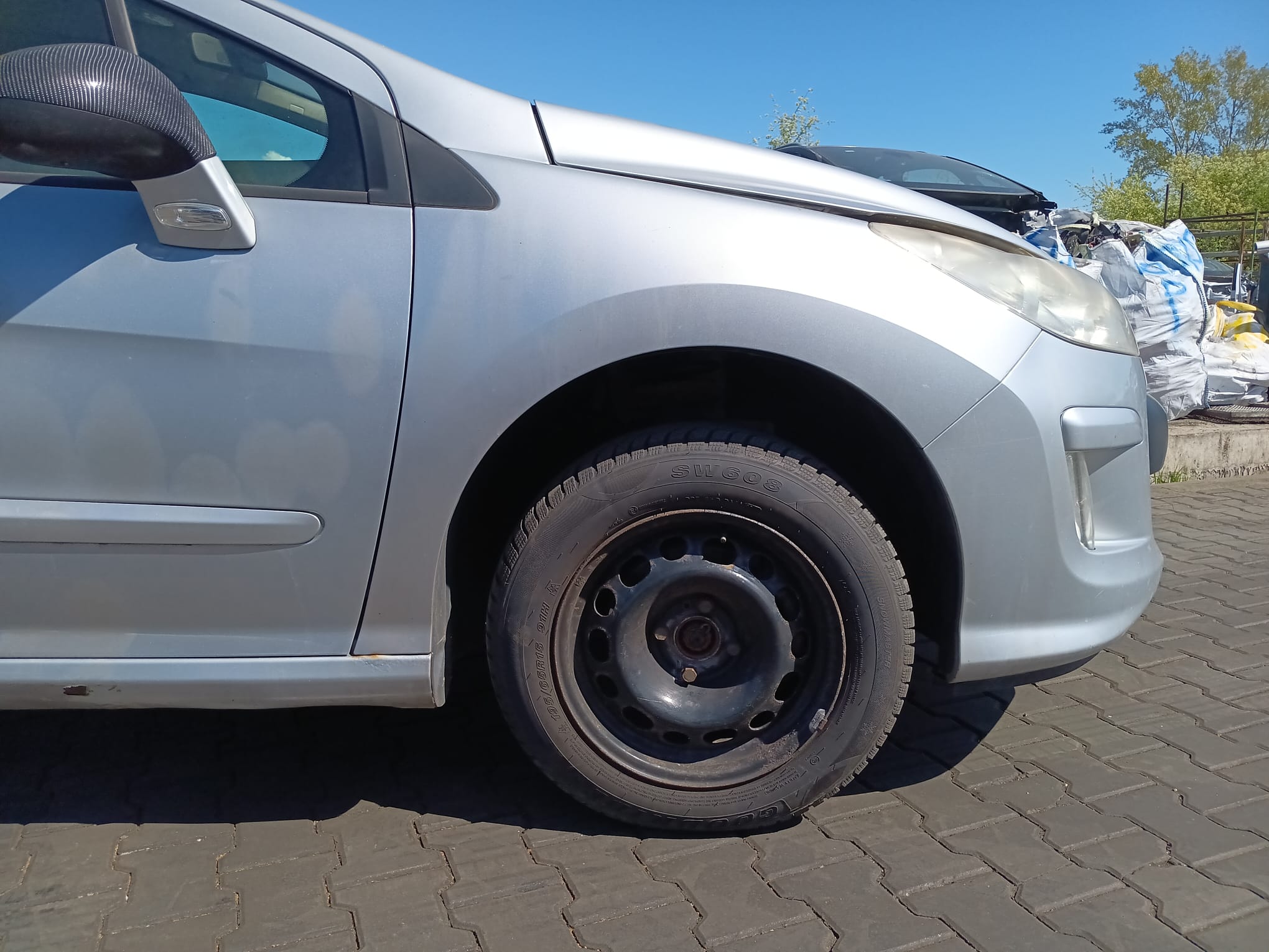front_right_fender