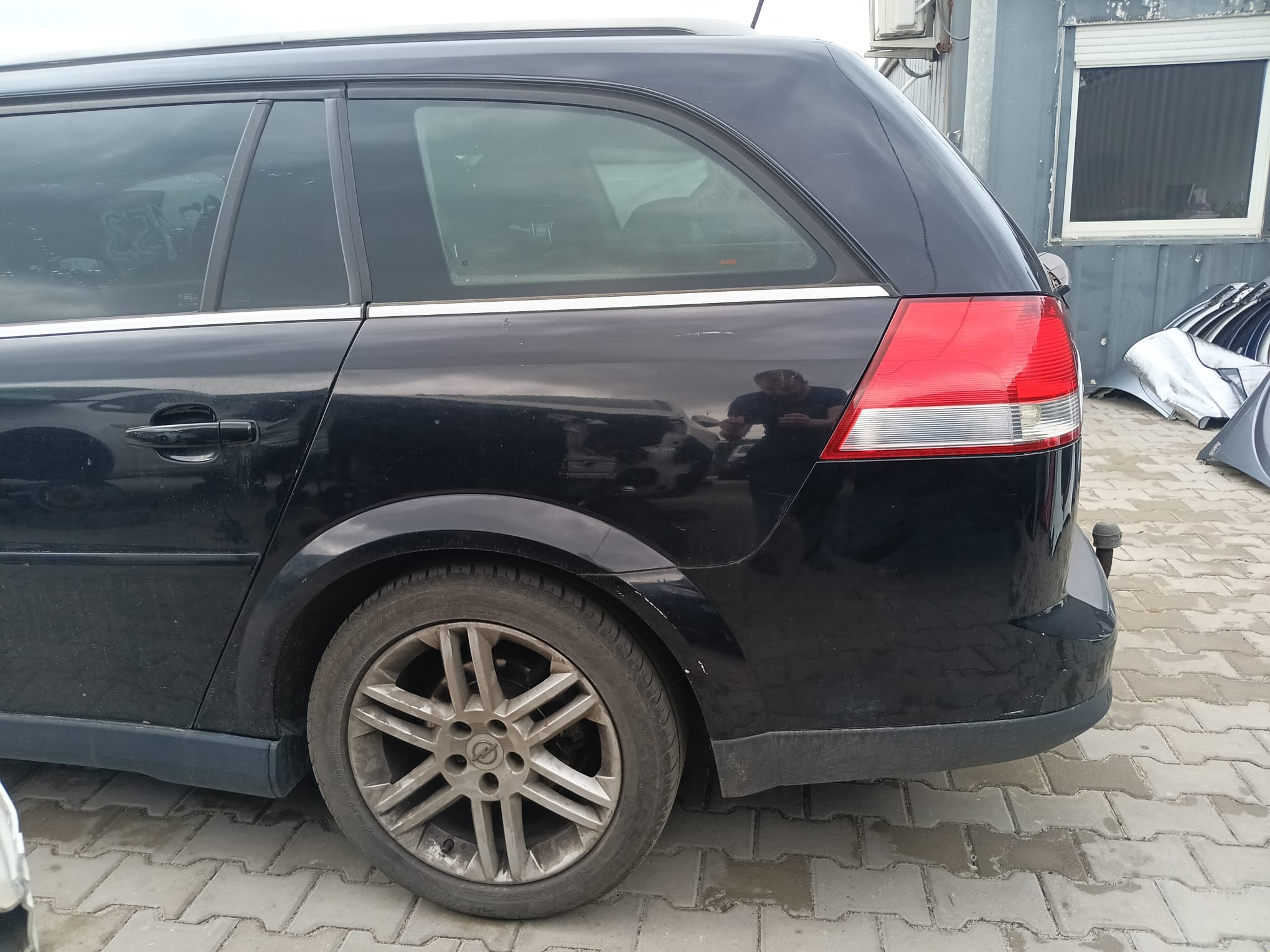 rear_left_fender