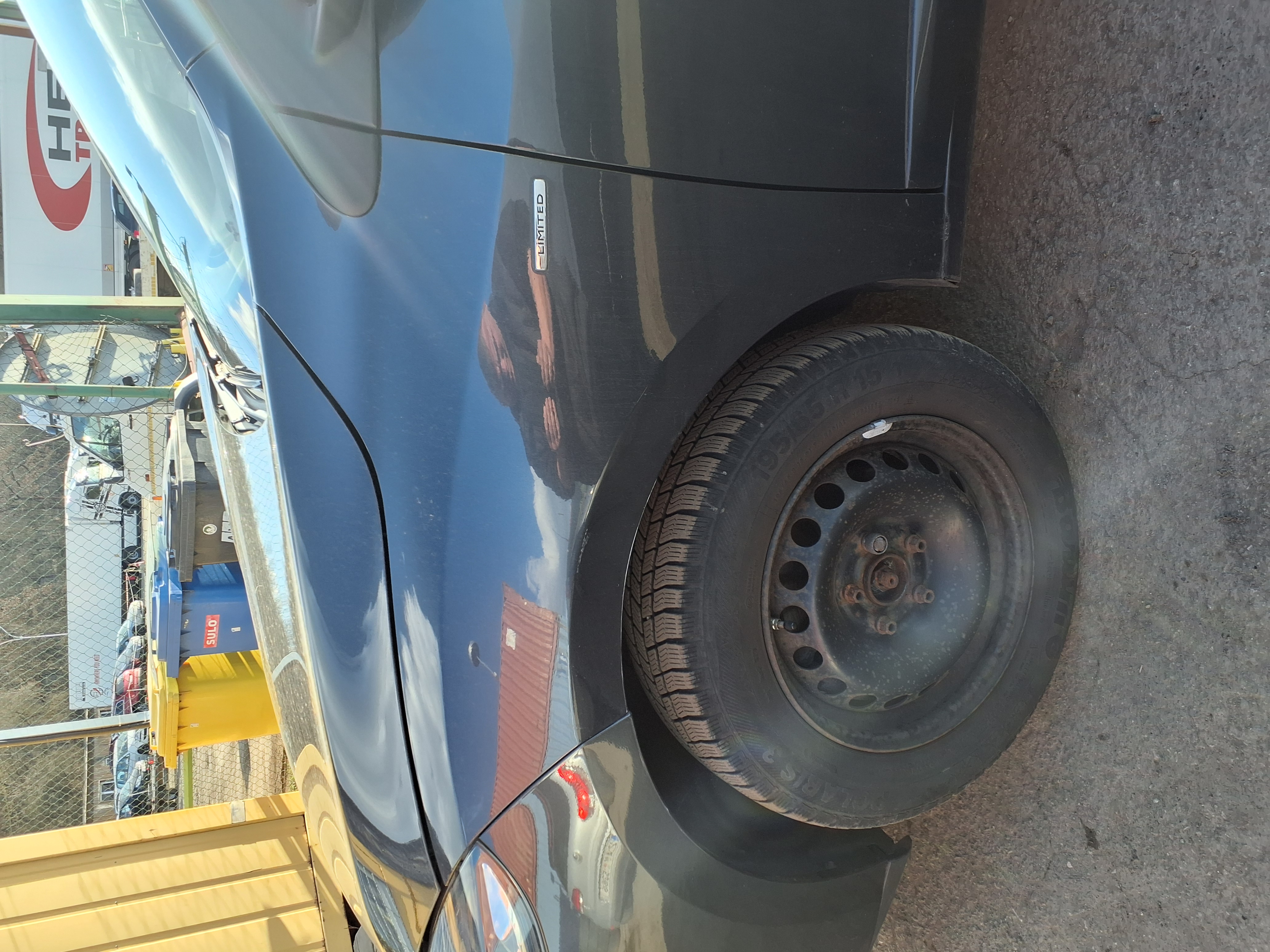 front_left_fender
