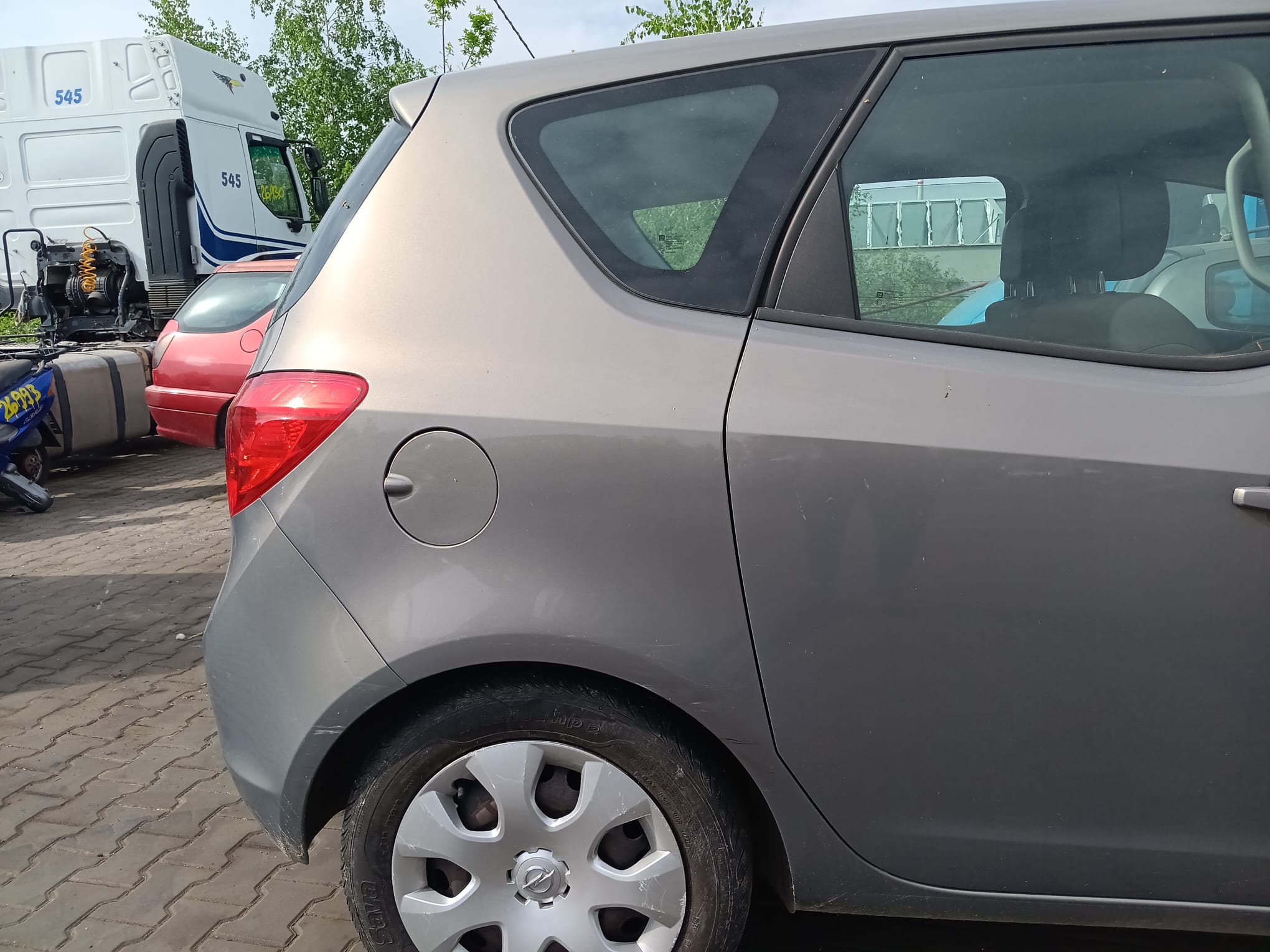 rear_right_fender