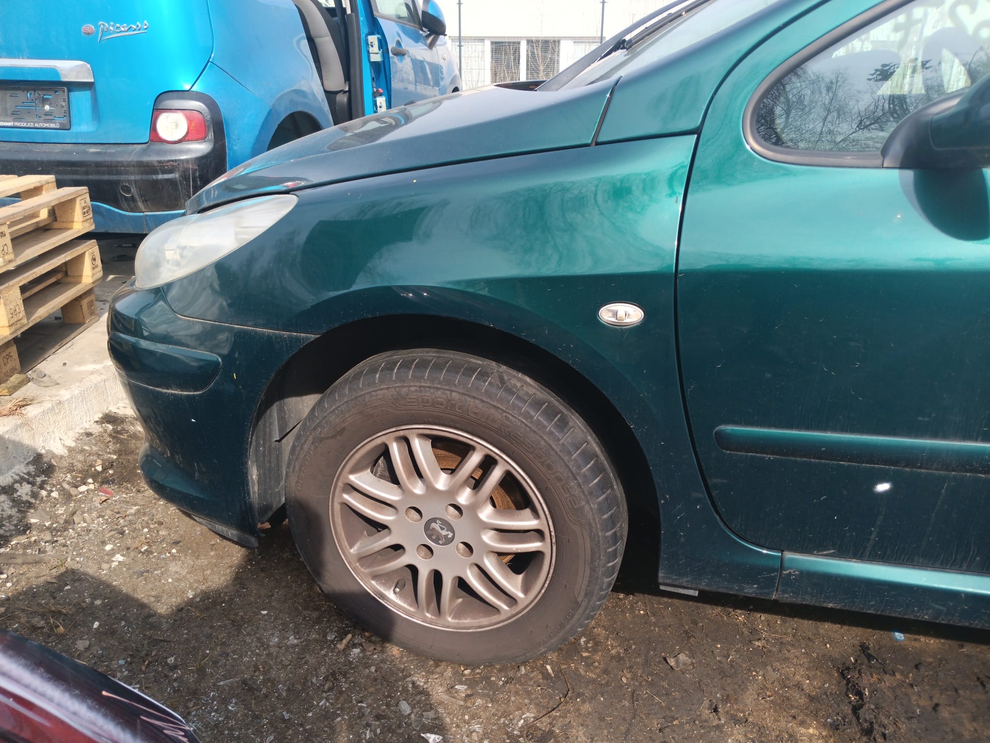 front_left_fender