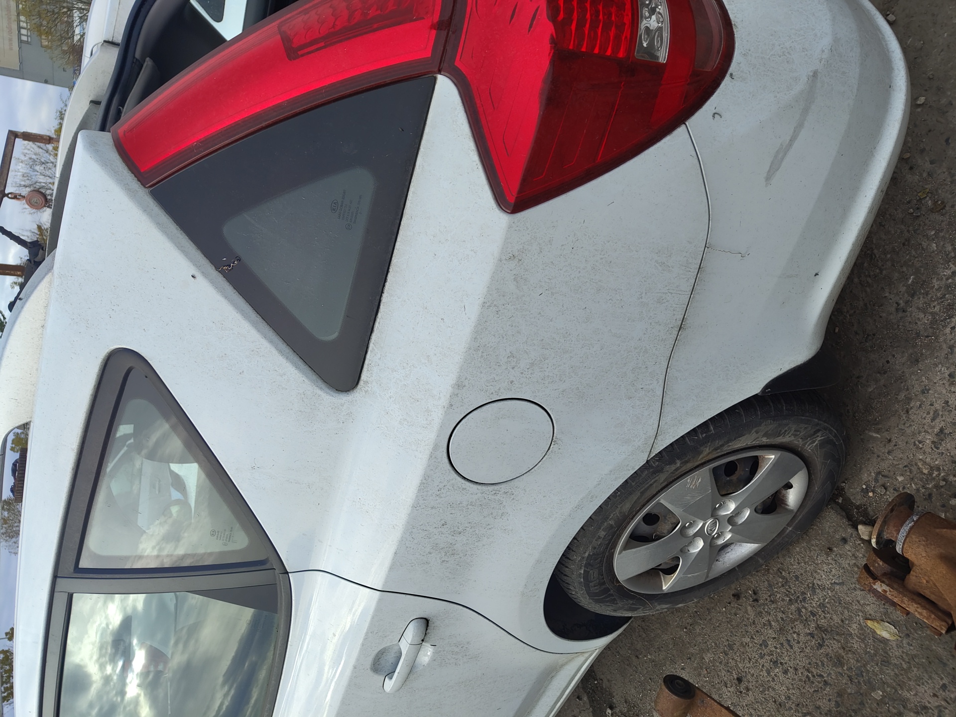 rear_left_fender