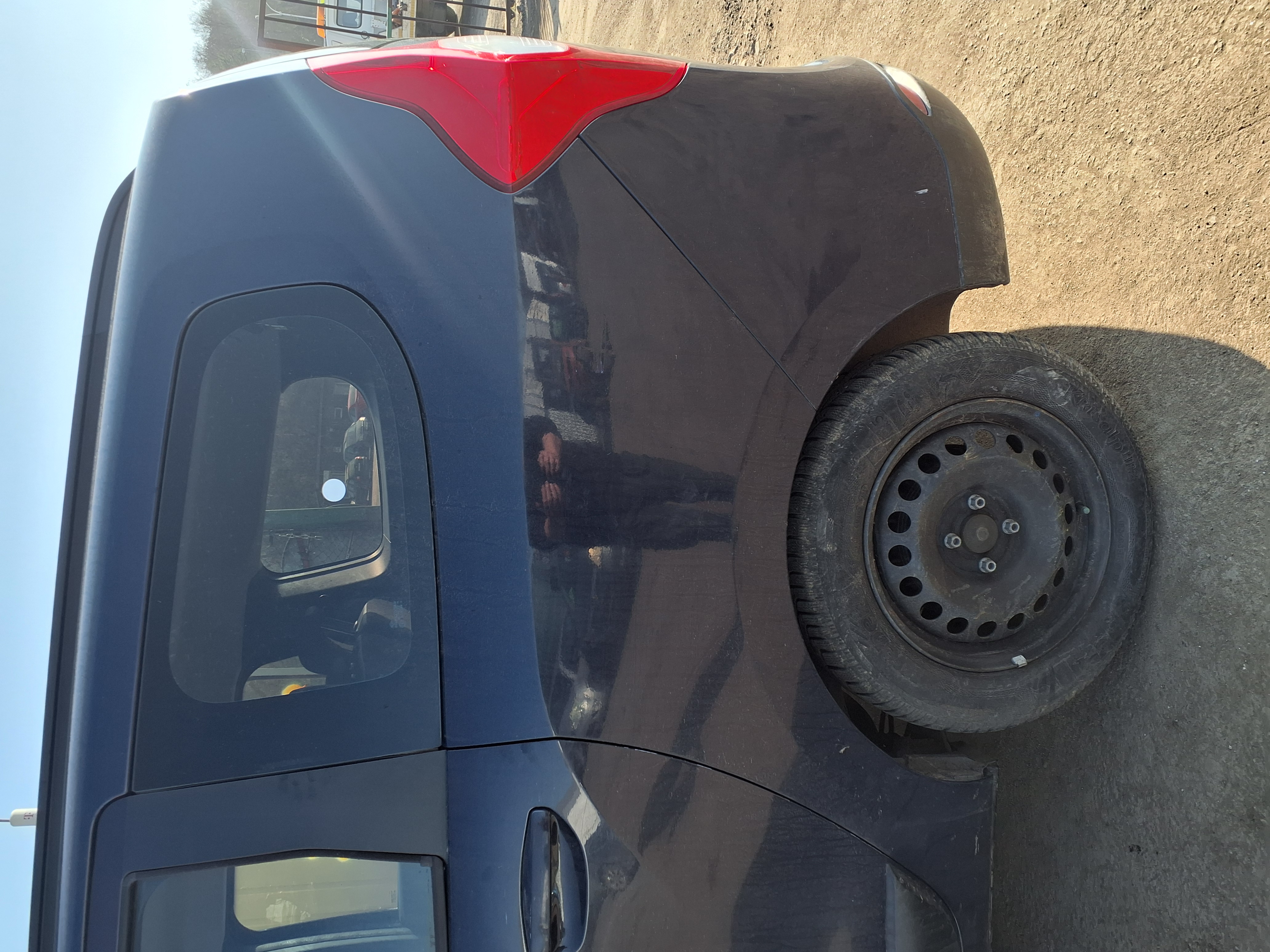 rear_left_fender
