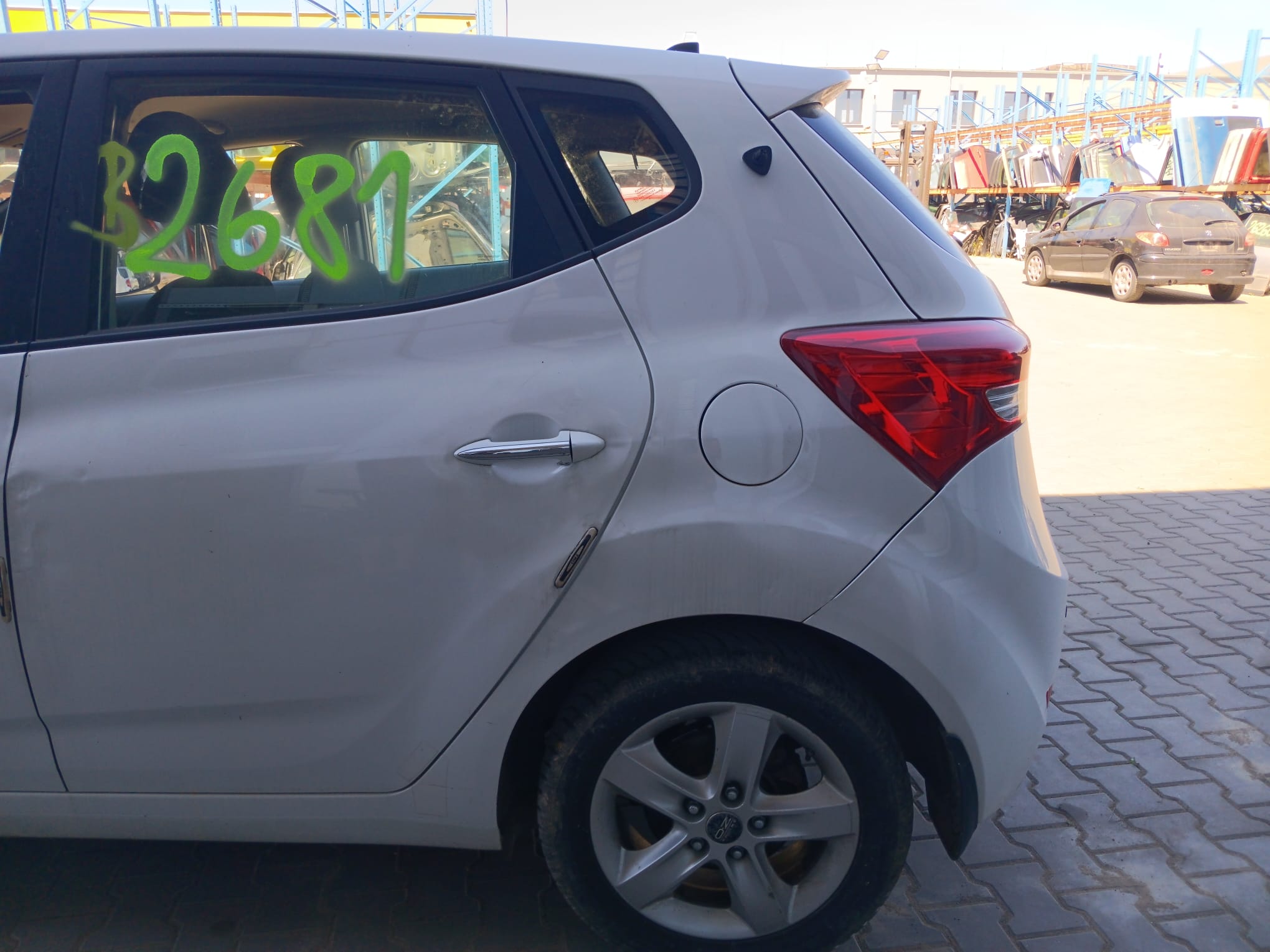 rear_left_fender