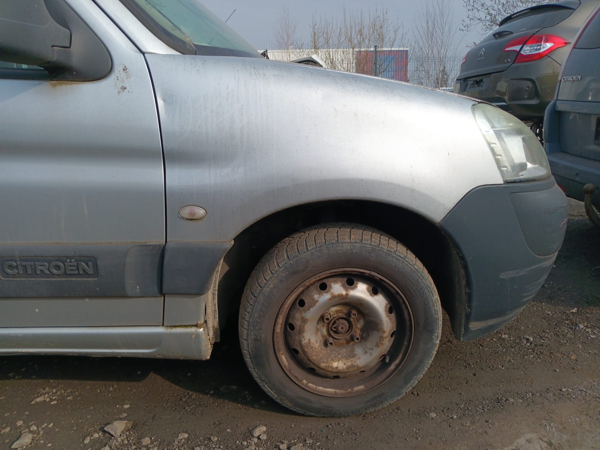 front_right_fender
