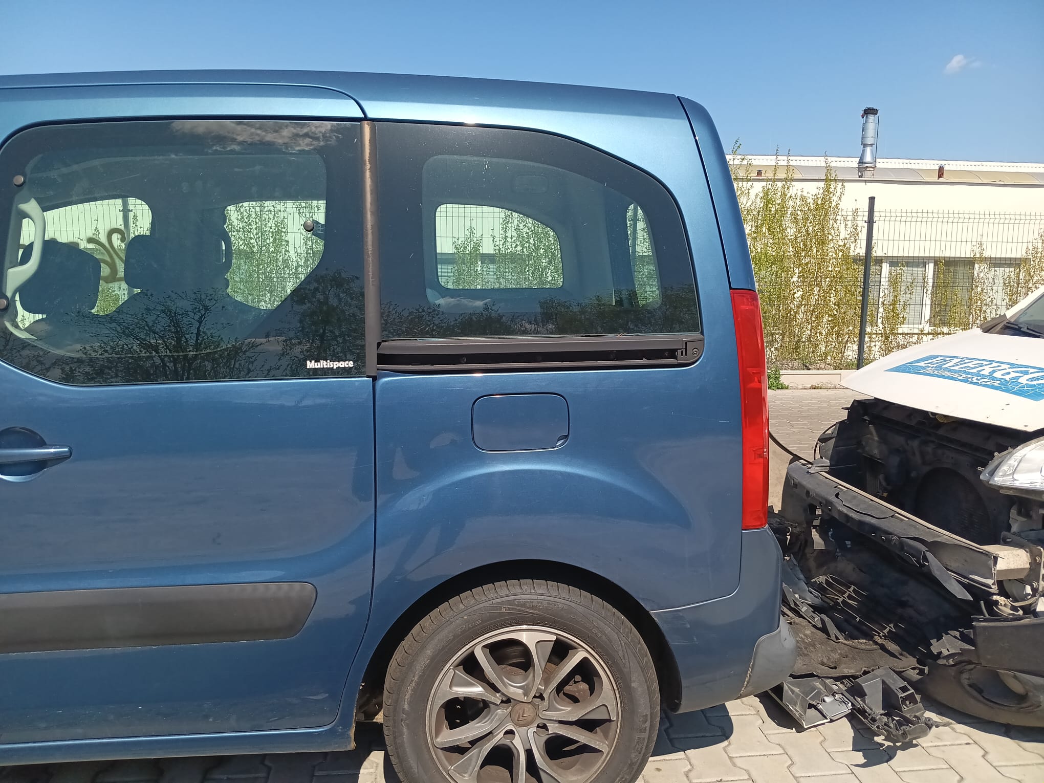 rear_left_fender