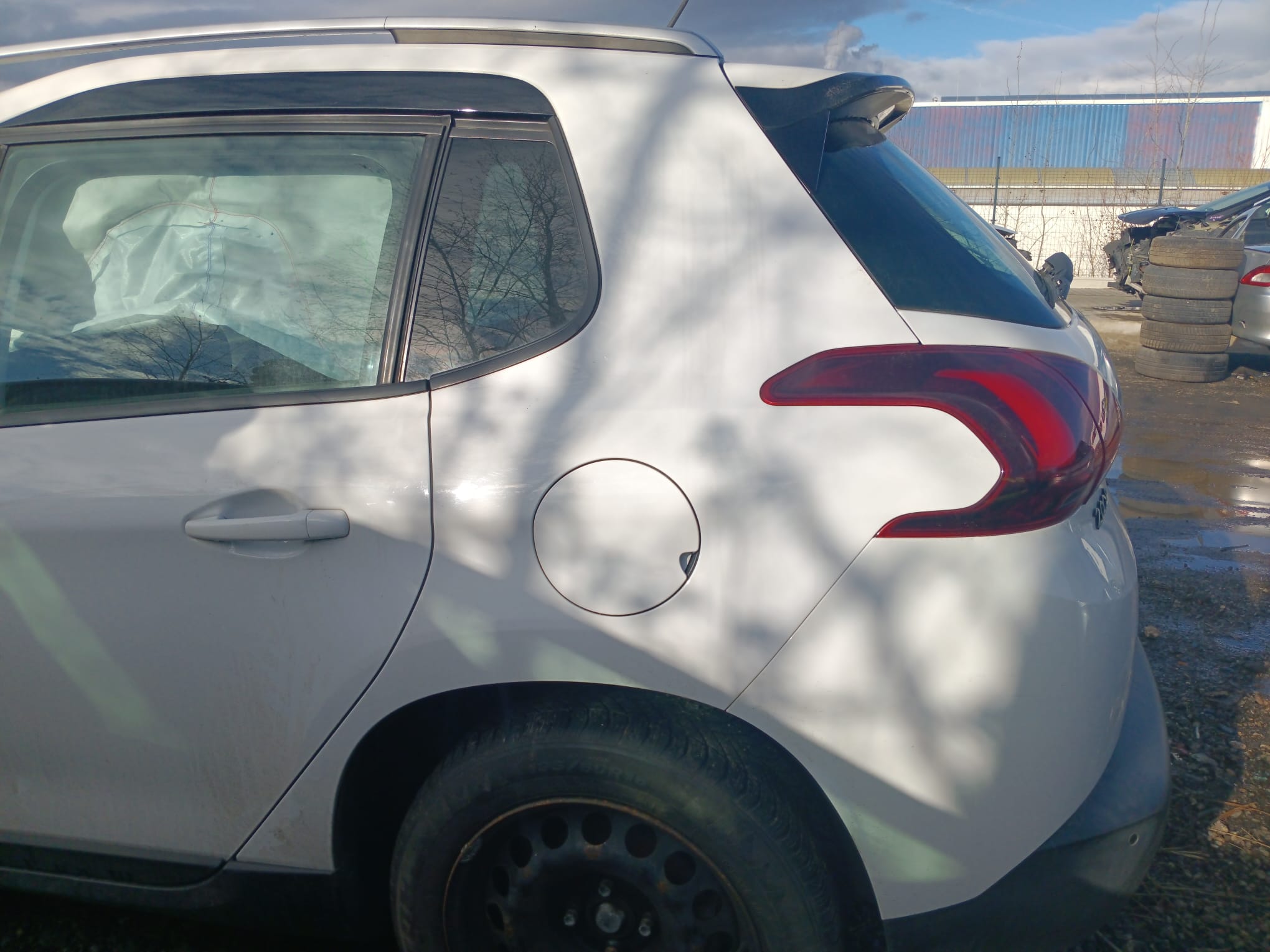 rear_left_fender