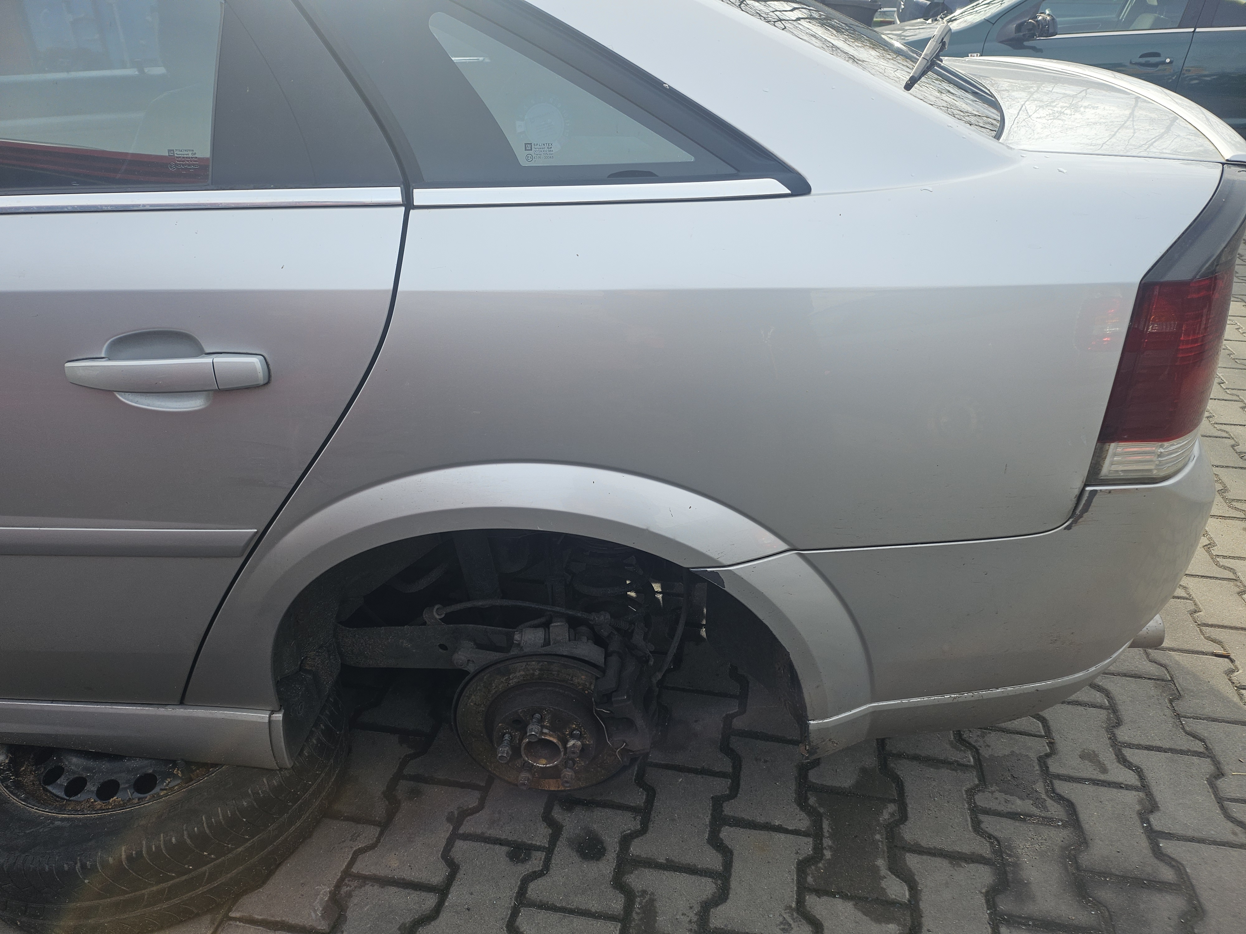 rear_left_fender