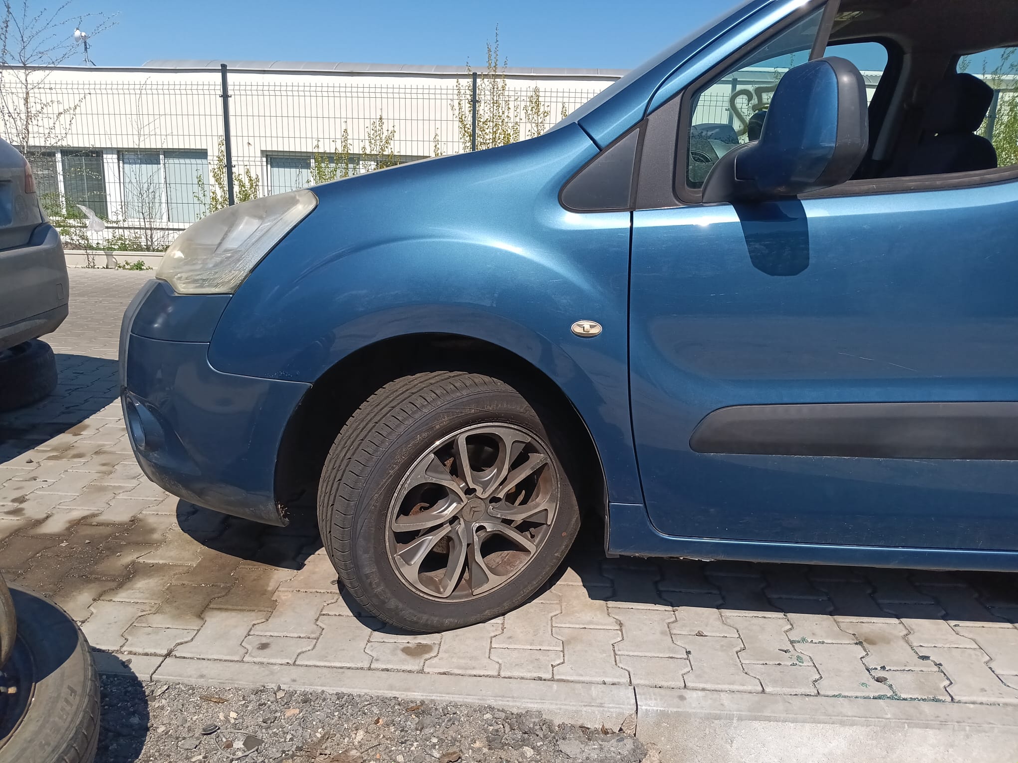 front_left_fender