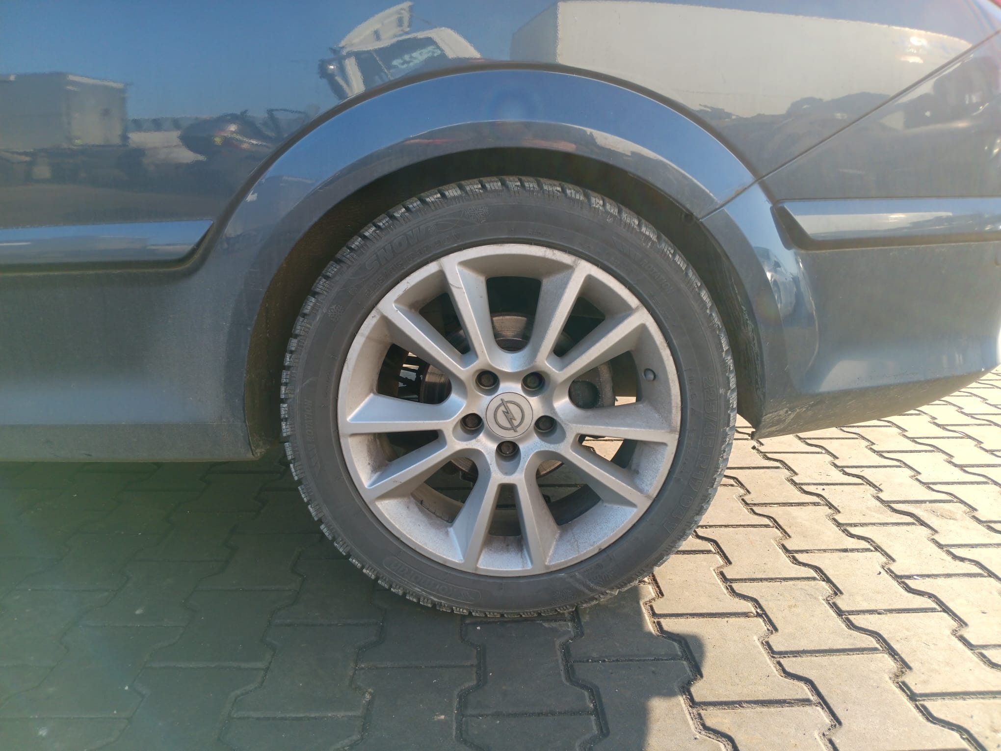 rear_left_wheel