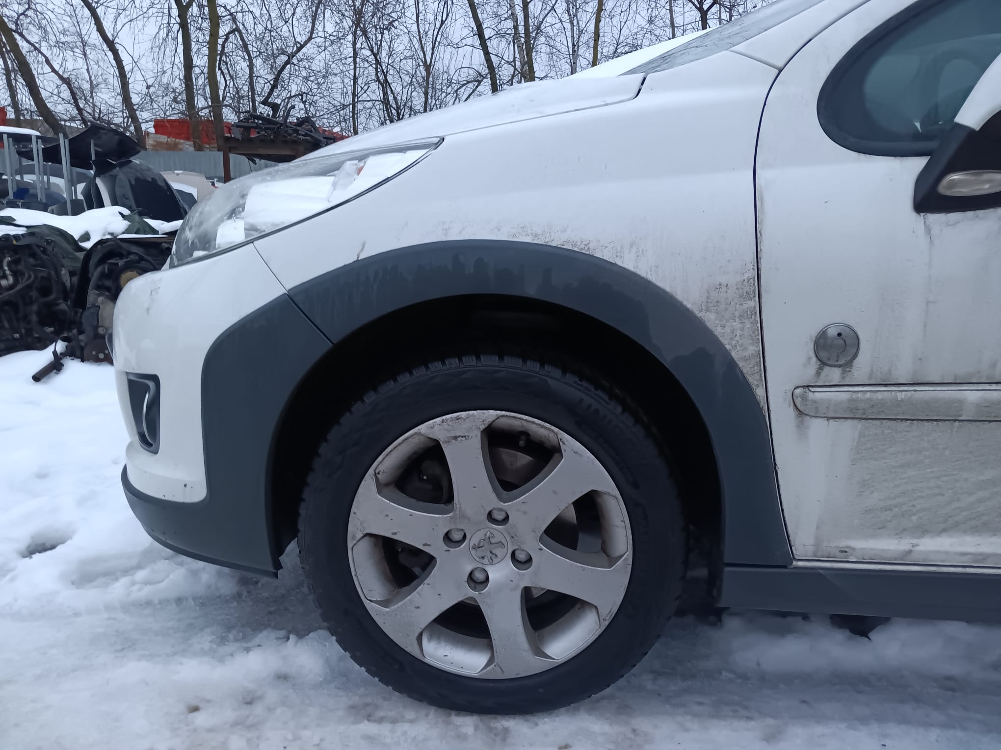 front_left_fender