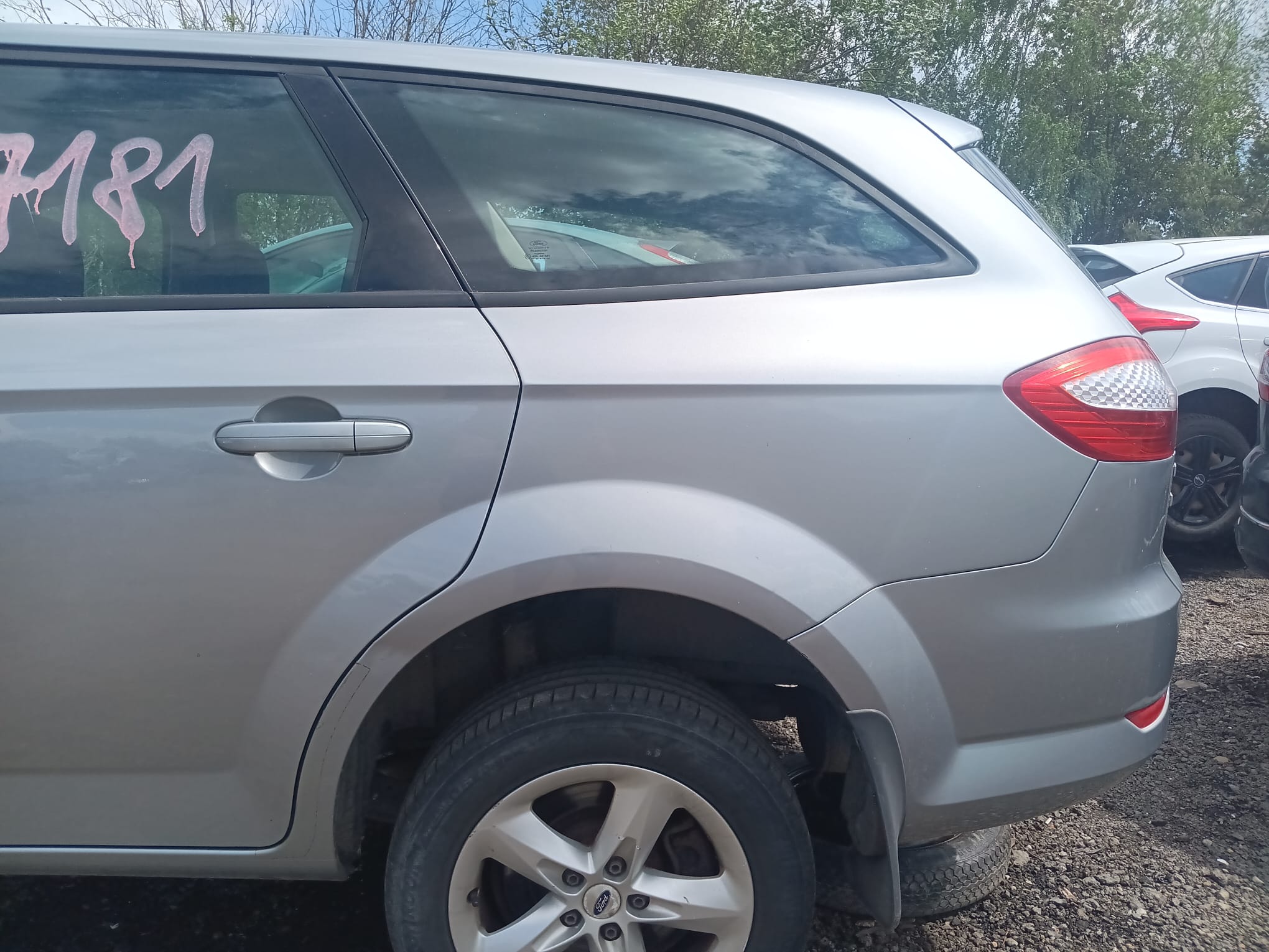 rear_left_fender