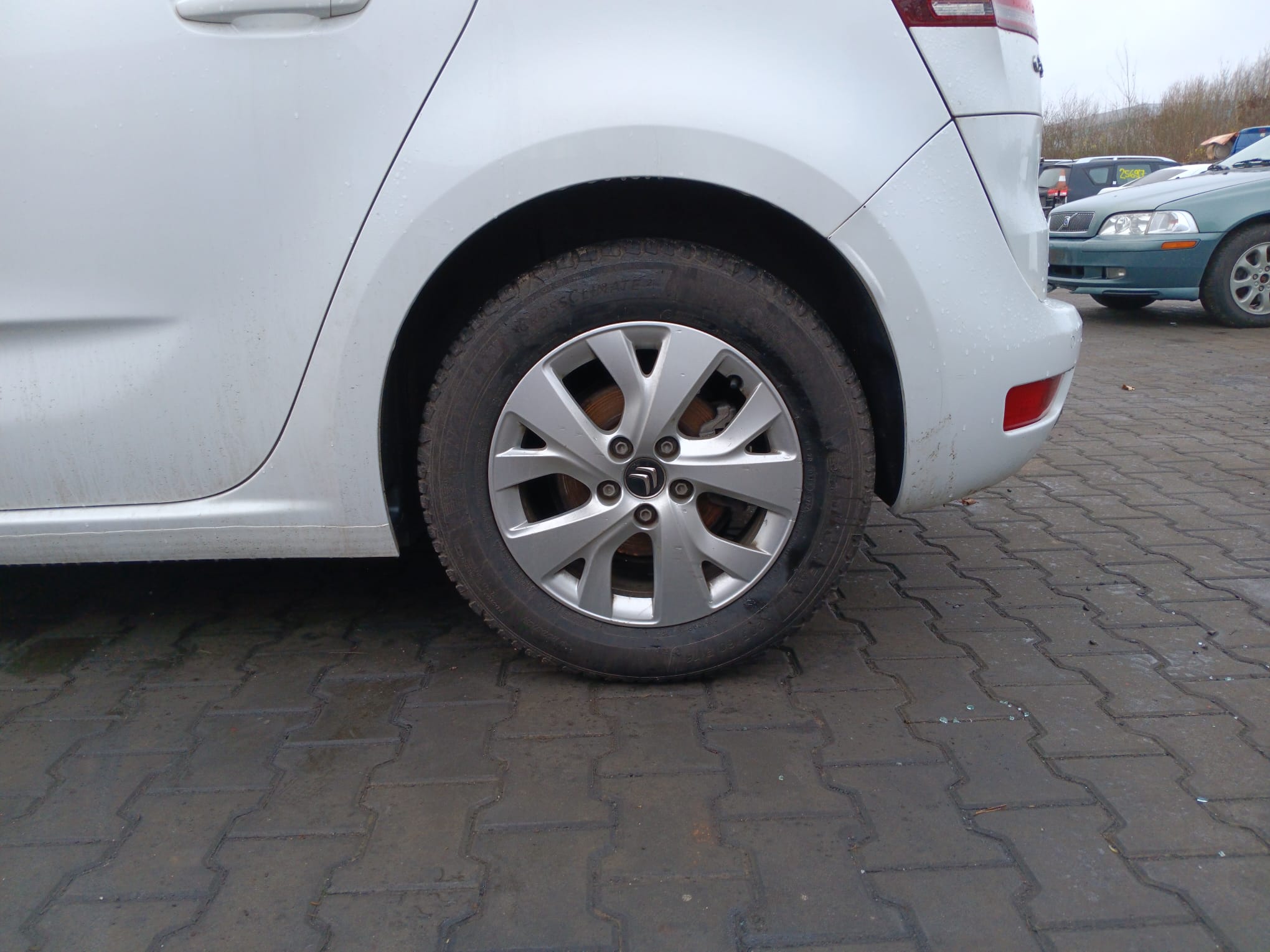 rear_left_wheel