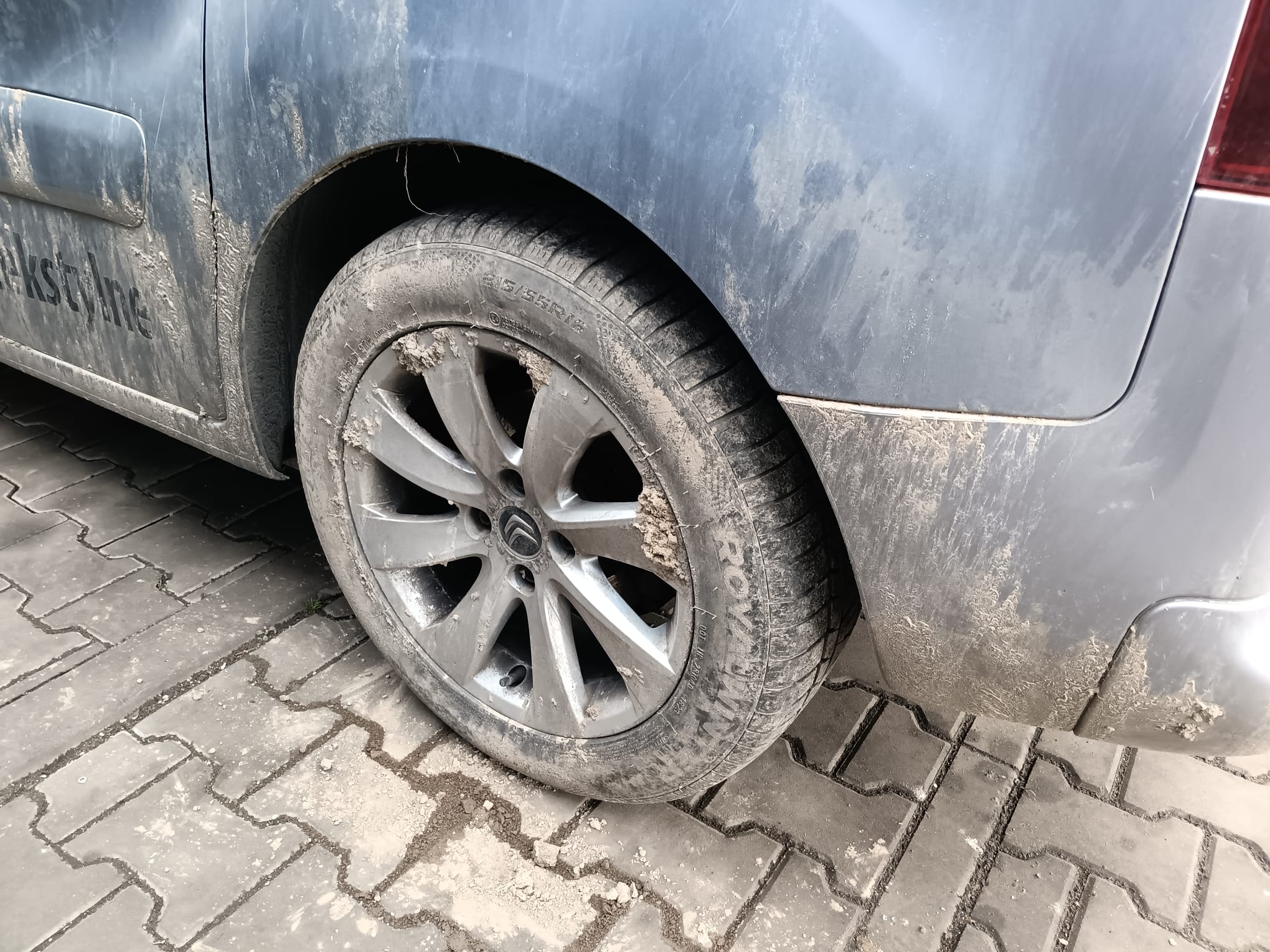 rear_left_wheel