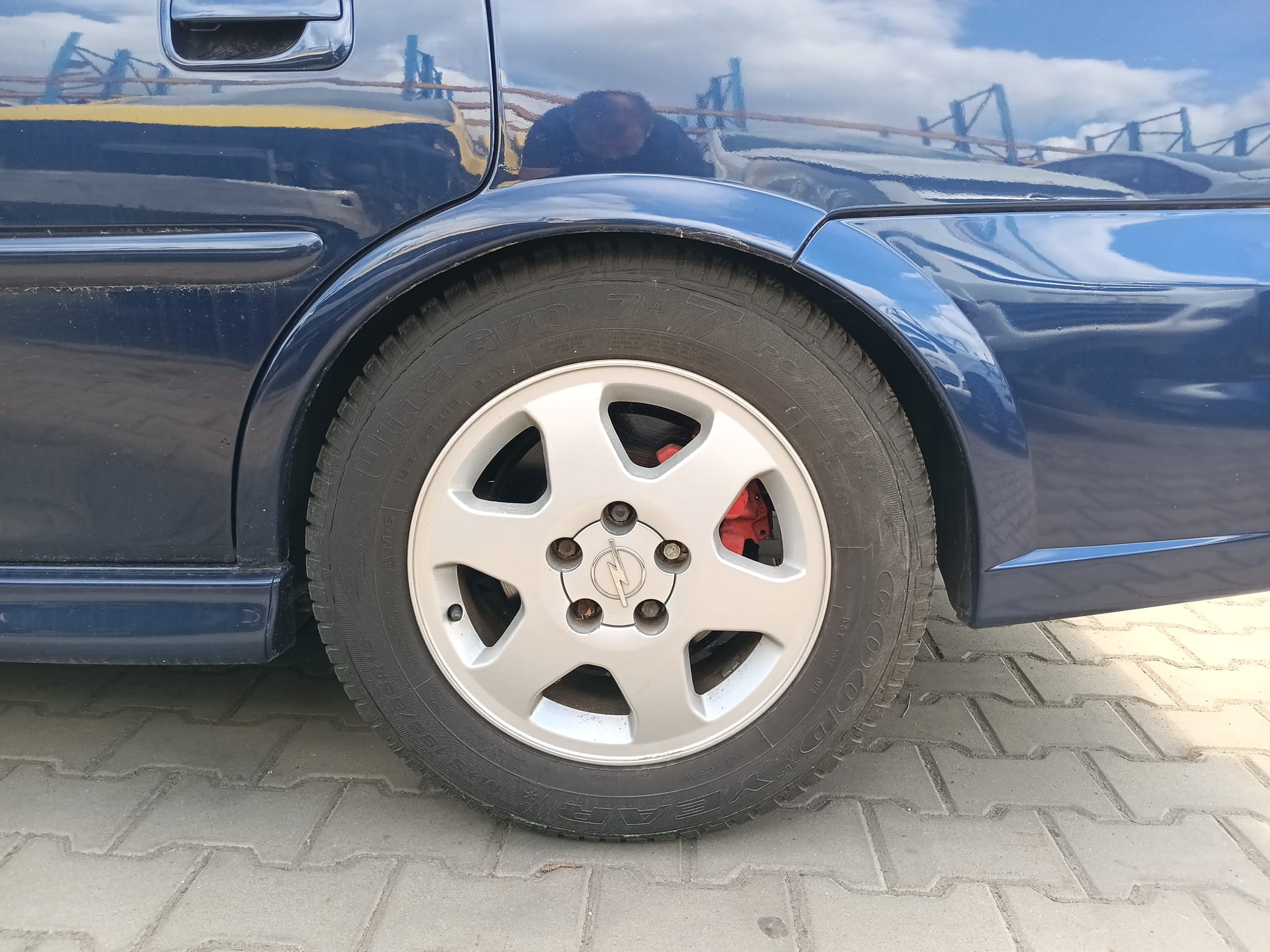rear_left_wheel