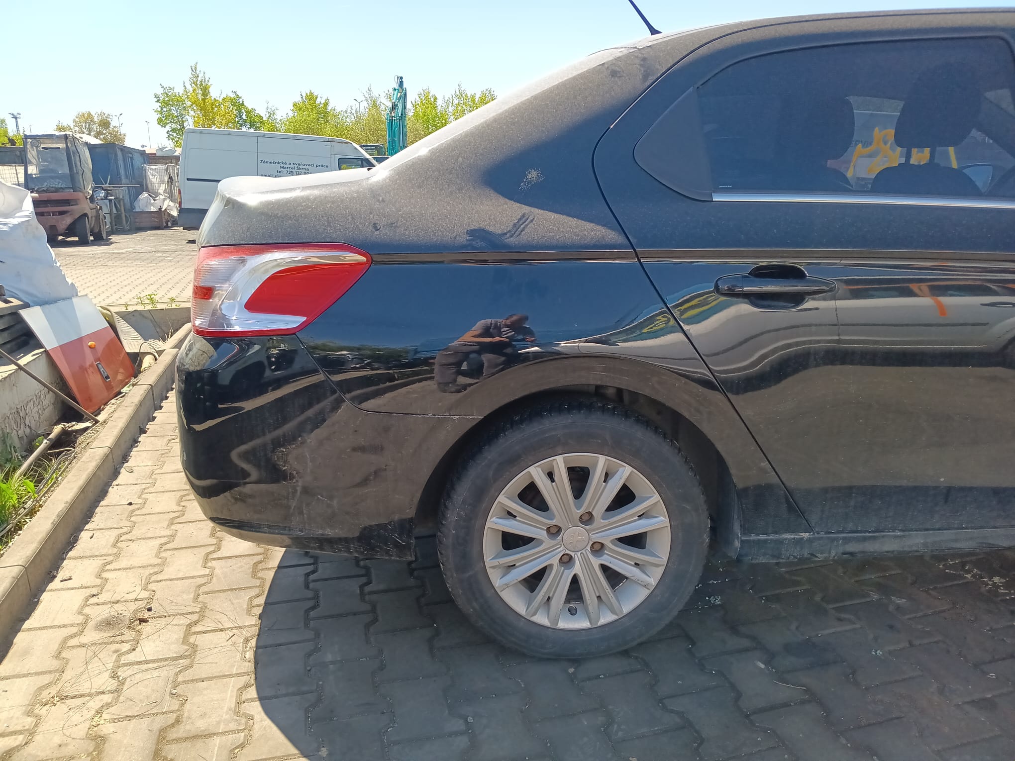 rear_right_fender