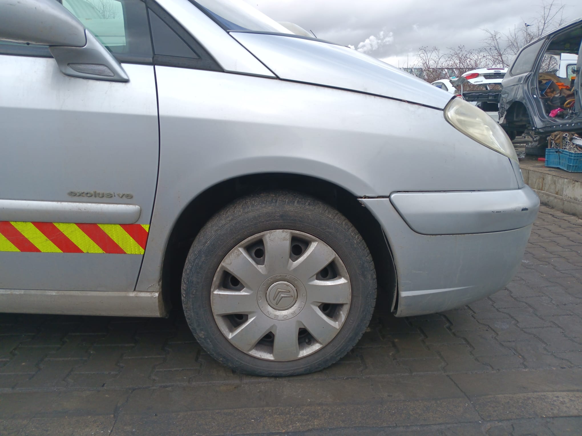 front_right_fender