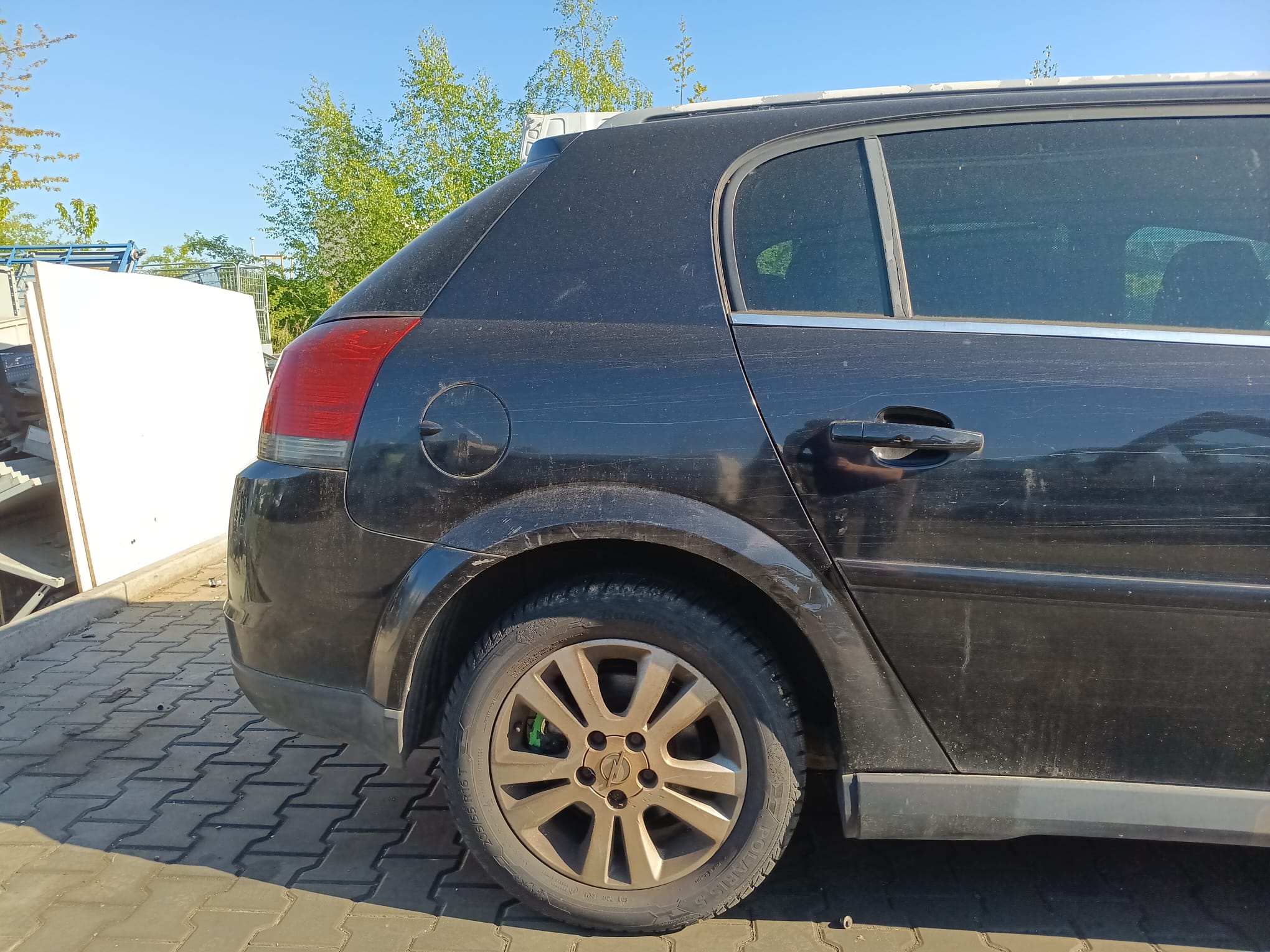 rear_right_fender