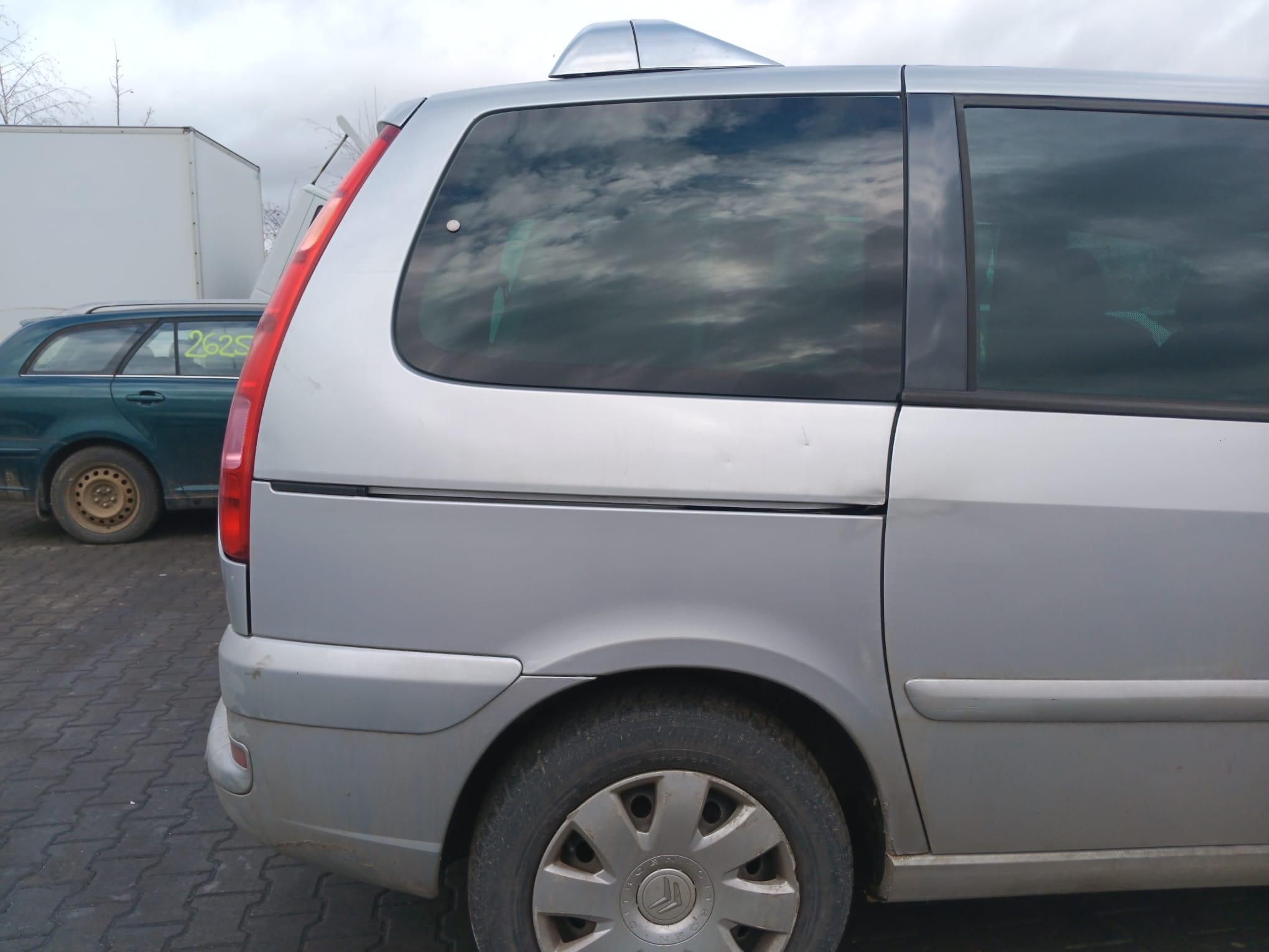 rear_right_fender