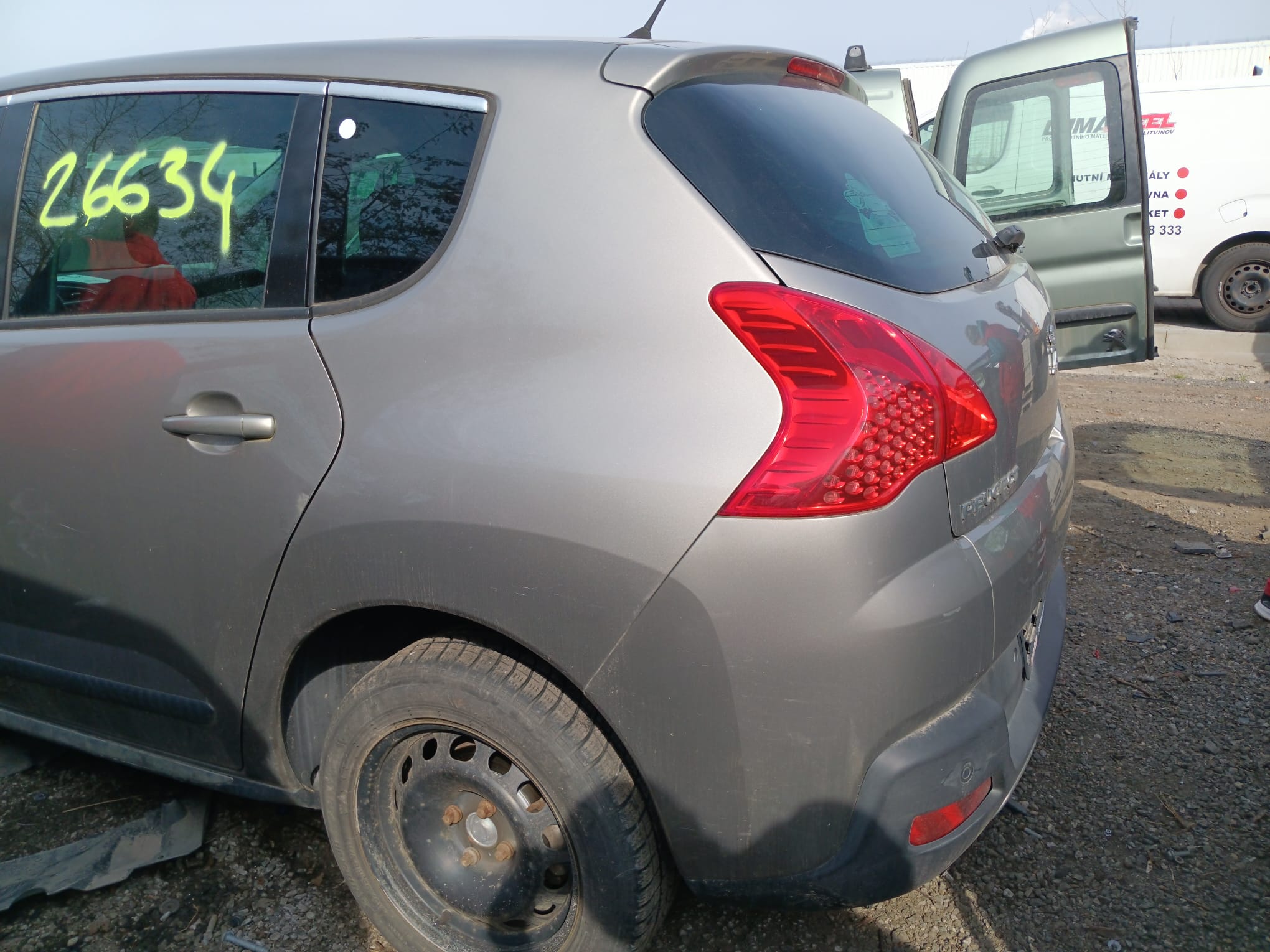 rear_left_fender