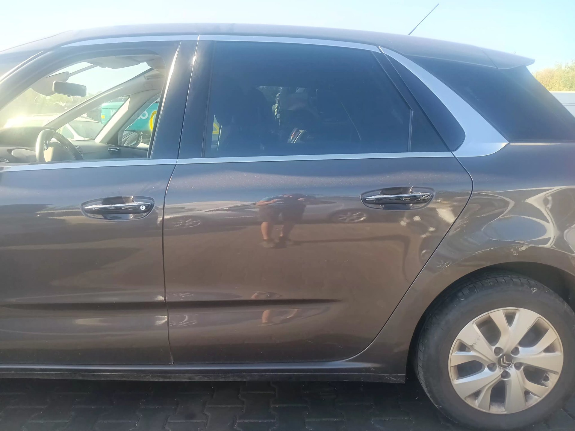 left_rear_door