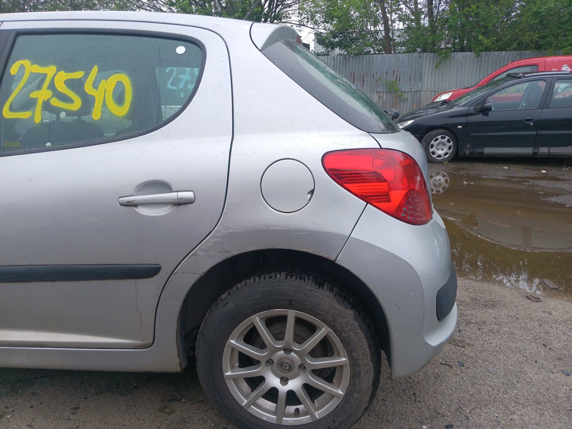 rear_left_fender