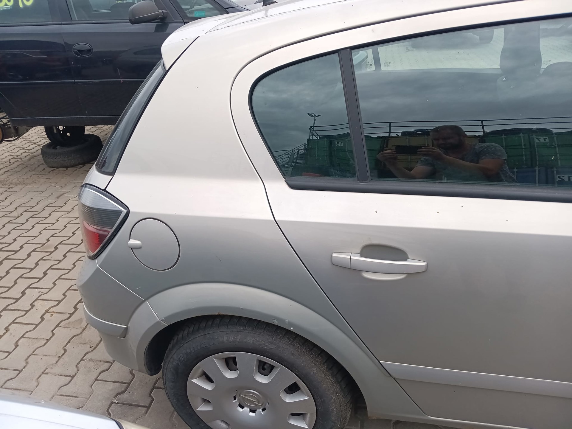 rear_right_fender
