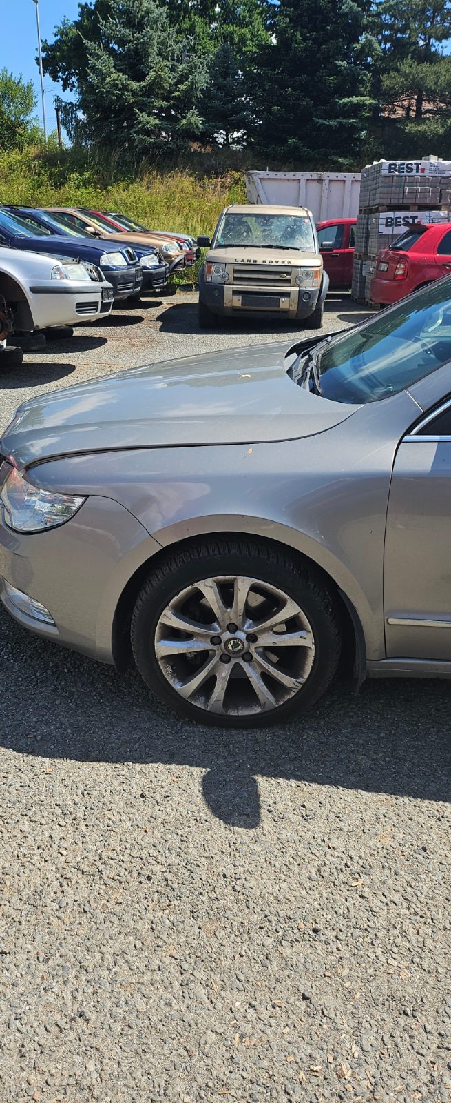 front_left_fender