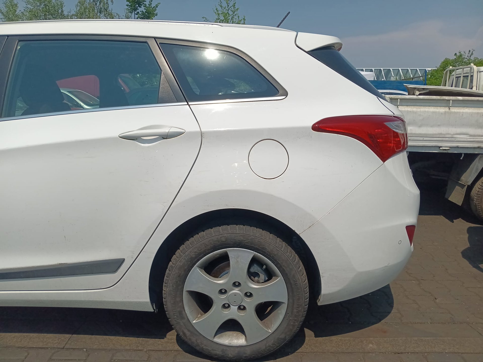 rear_left_fender