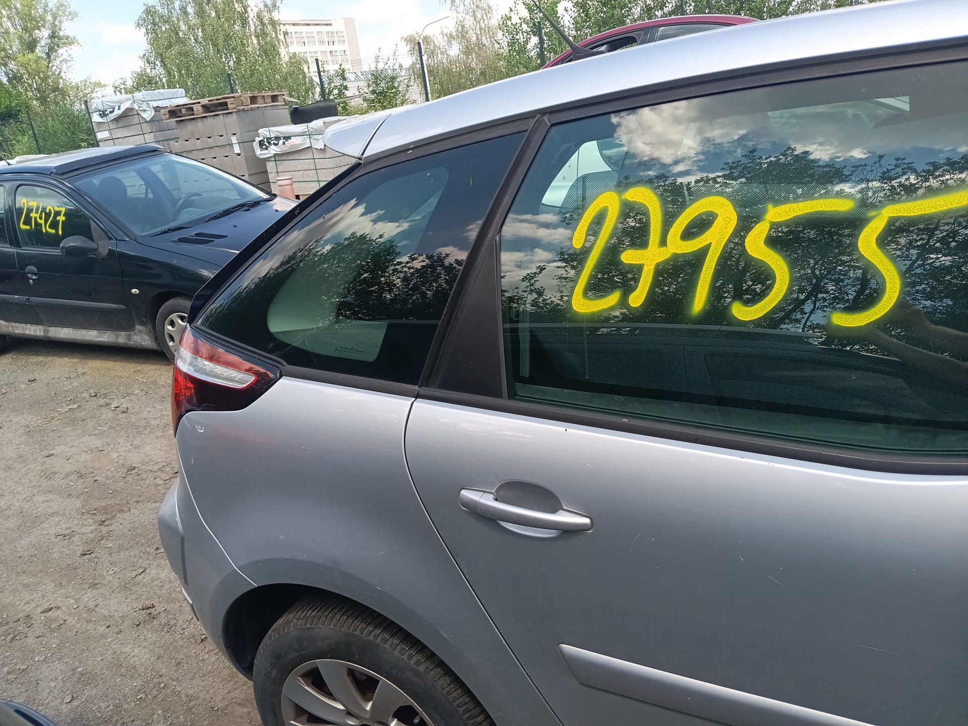 rear_right_fender