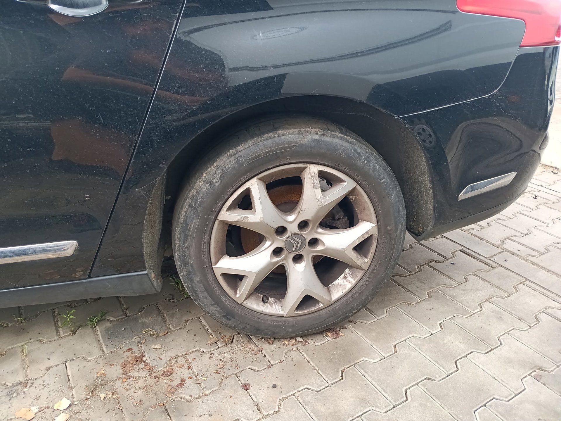 rear_left_wheel