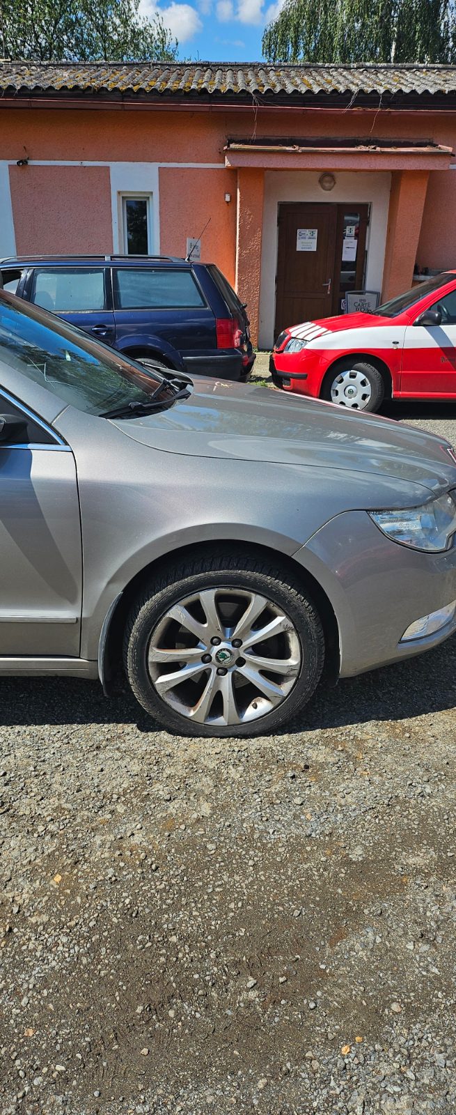 front_right_fender