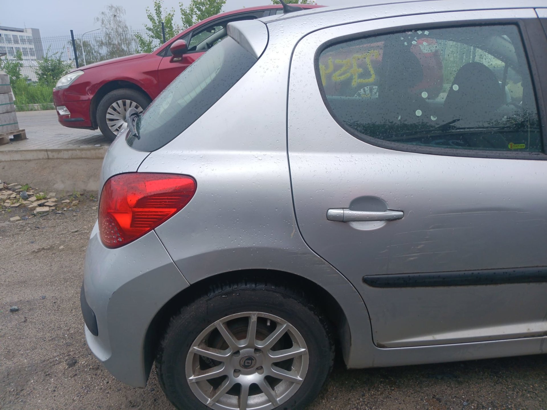 rear_right_fender