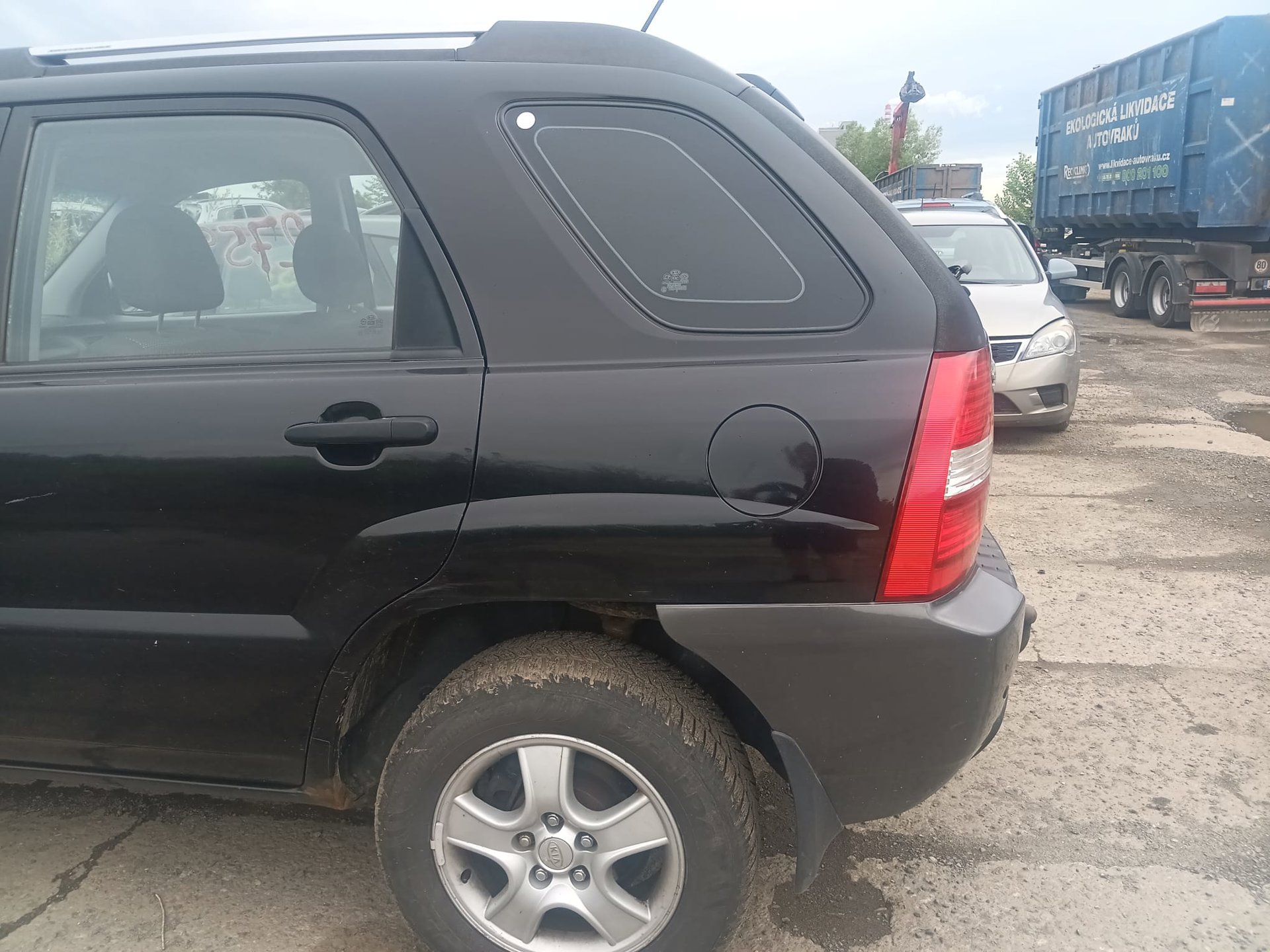 rear_left_fender