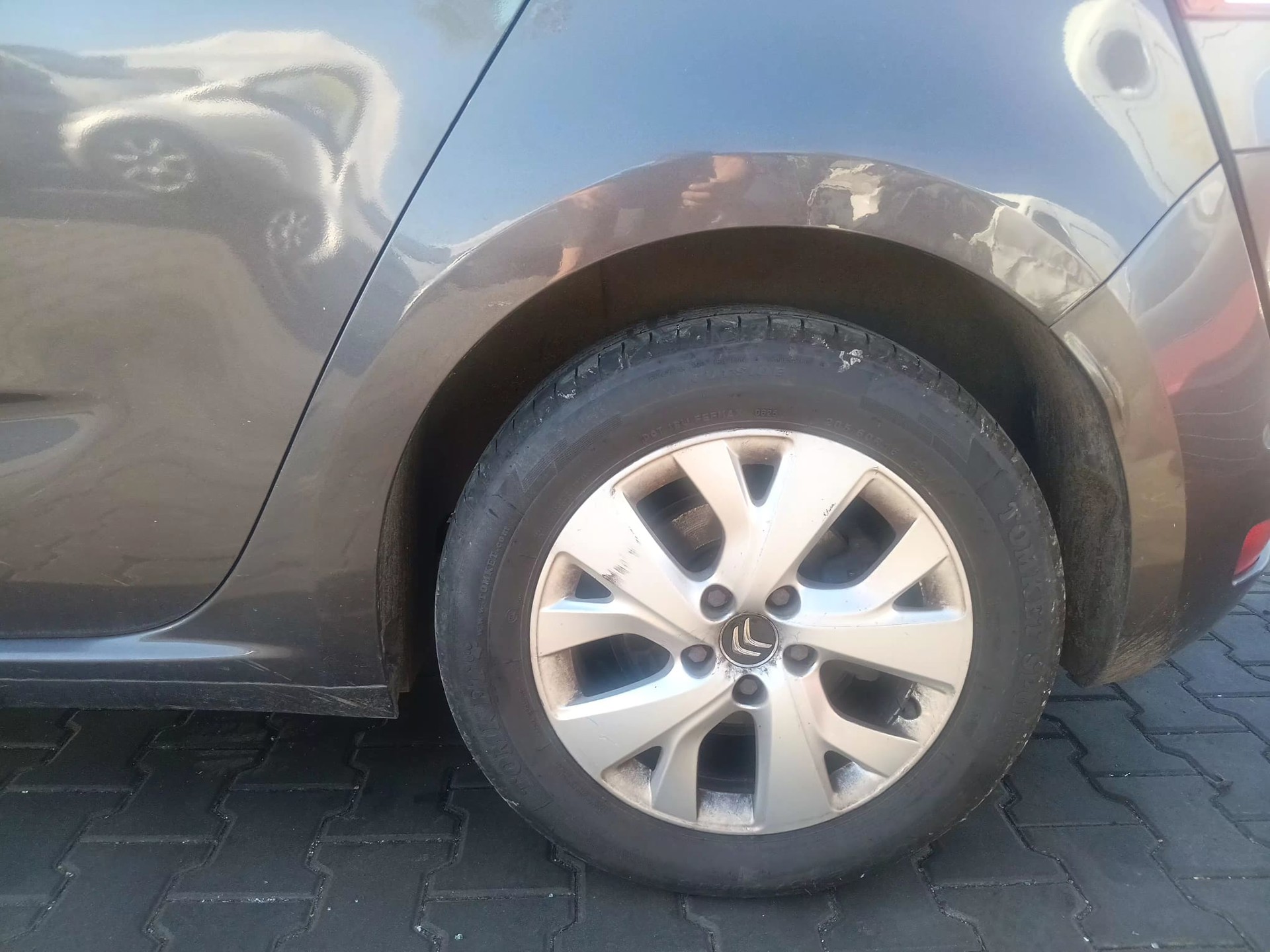 rear_left_wheel