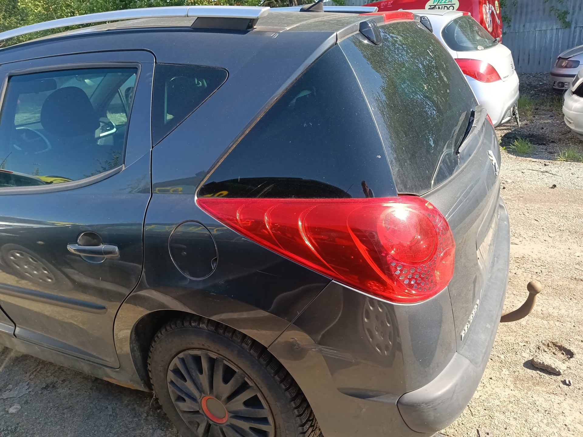 rear_left_fender