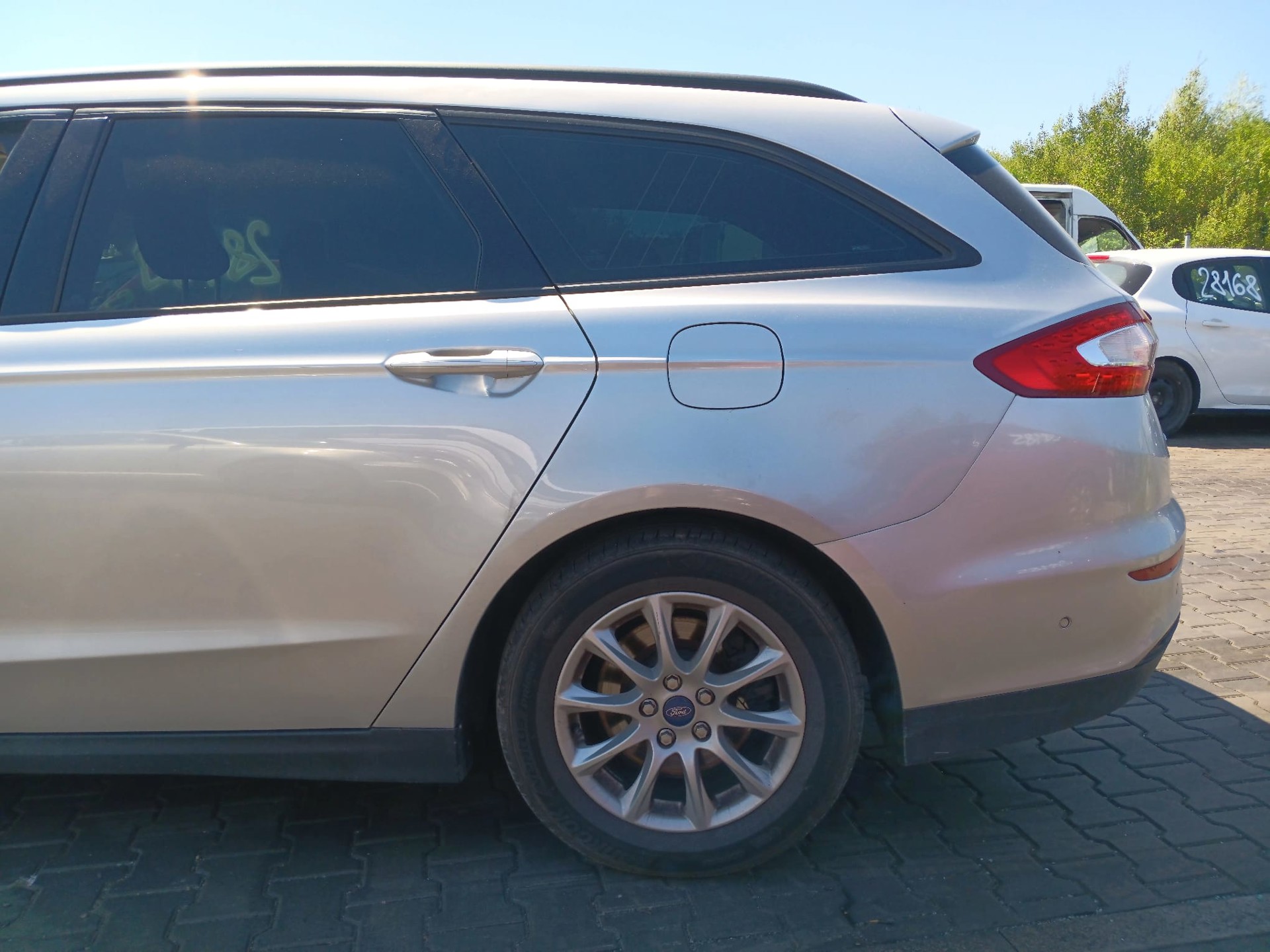 rear_left_fender